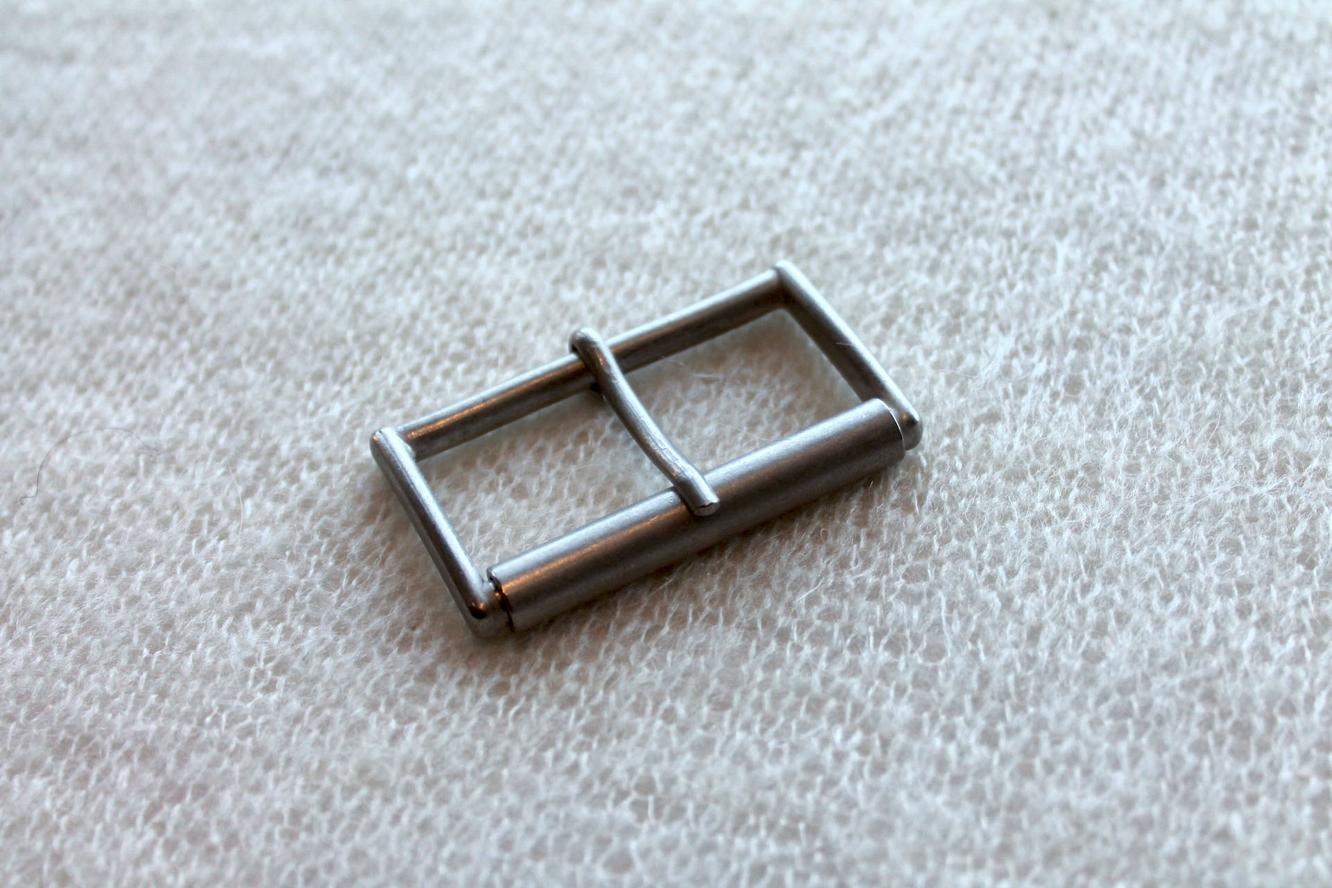 Brushed Steel Buckle button, image 2 of 5