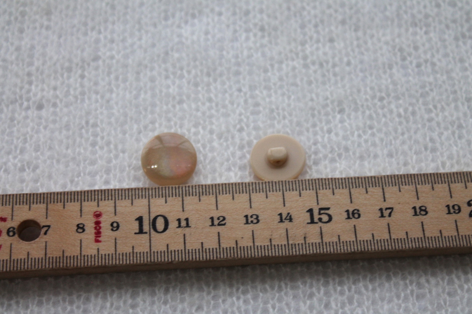 Round Resin Cat Eye Button - Beige / Taupe - 1.7cm, image 3 of 4