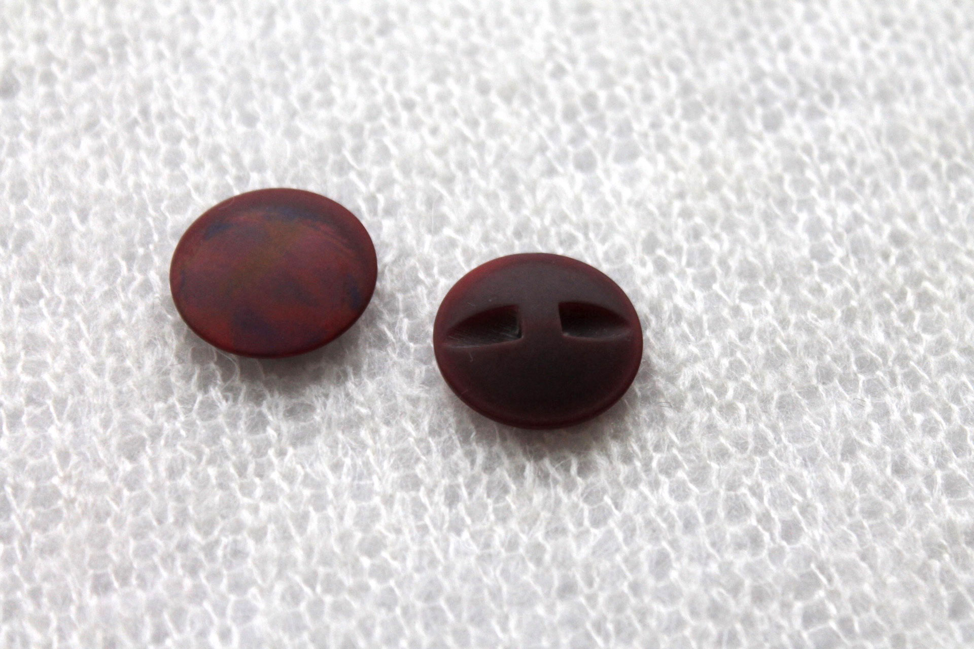 Vintage Red "Faux Mother of Pearl" Resin Button - 2.3cm, image 4 of 4