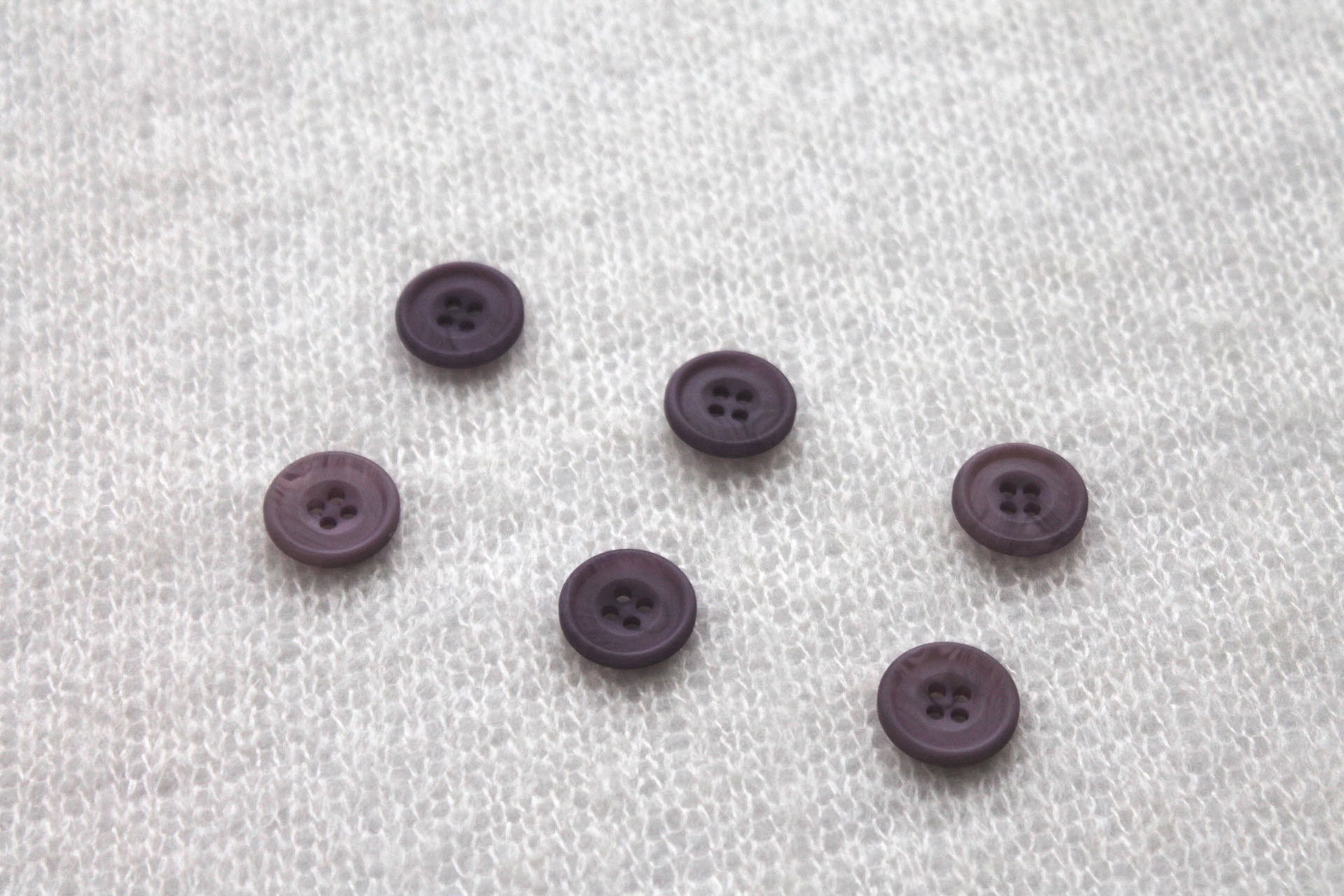 Violet Nylon Button - 2cm