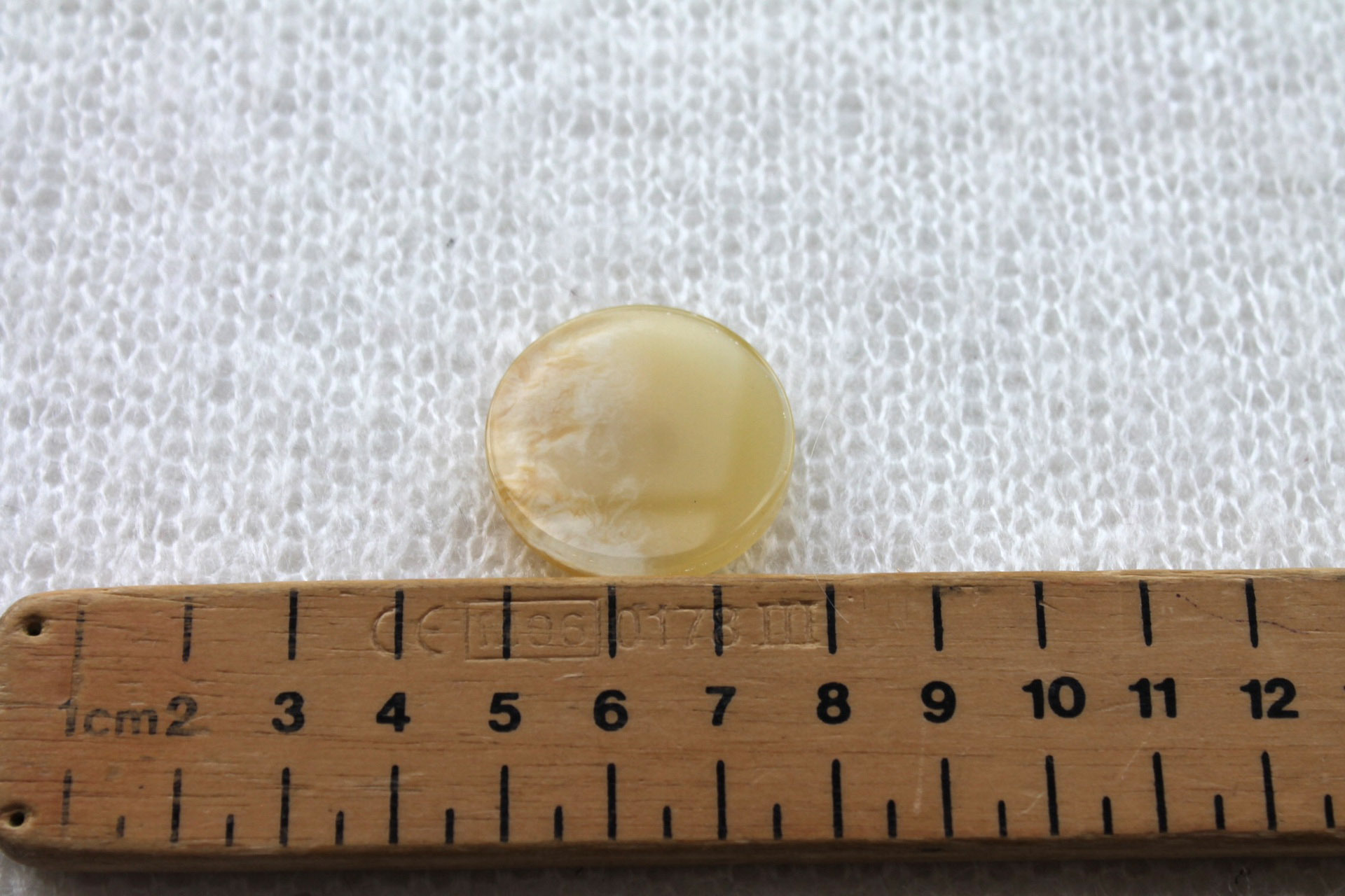 Desert Sand "Faux Shell" Shank Button - 3cm, image 4 of 4