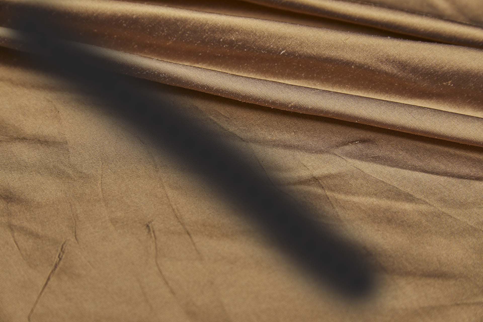 Silk Dupion - Tan shot Black fabric, image 8 of 8