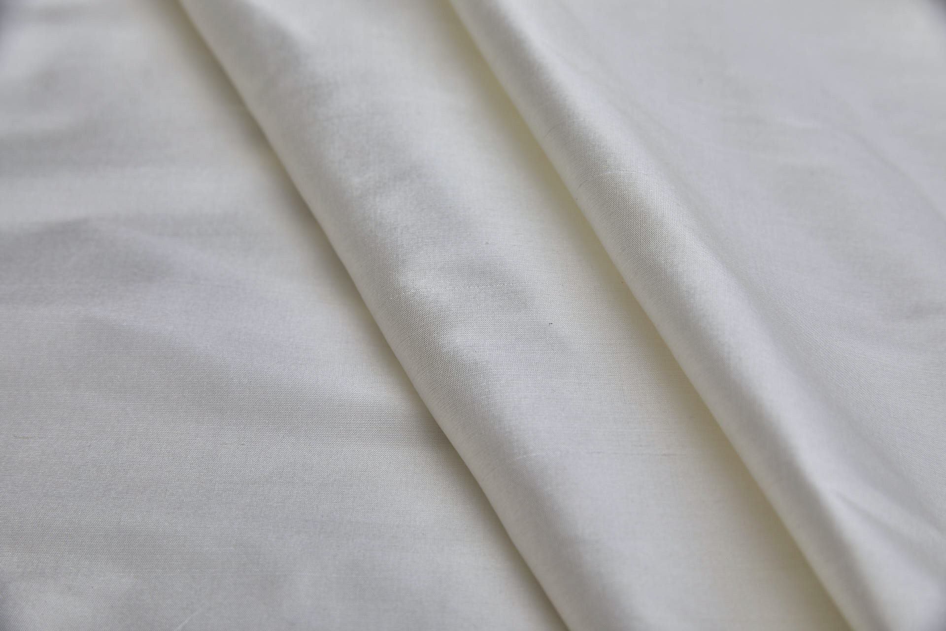 Silk Dupion - Ivory - 140cm wide fabric, image 3 of 6