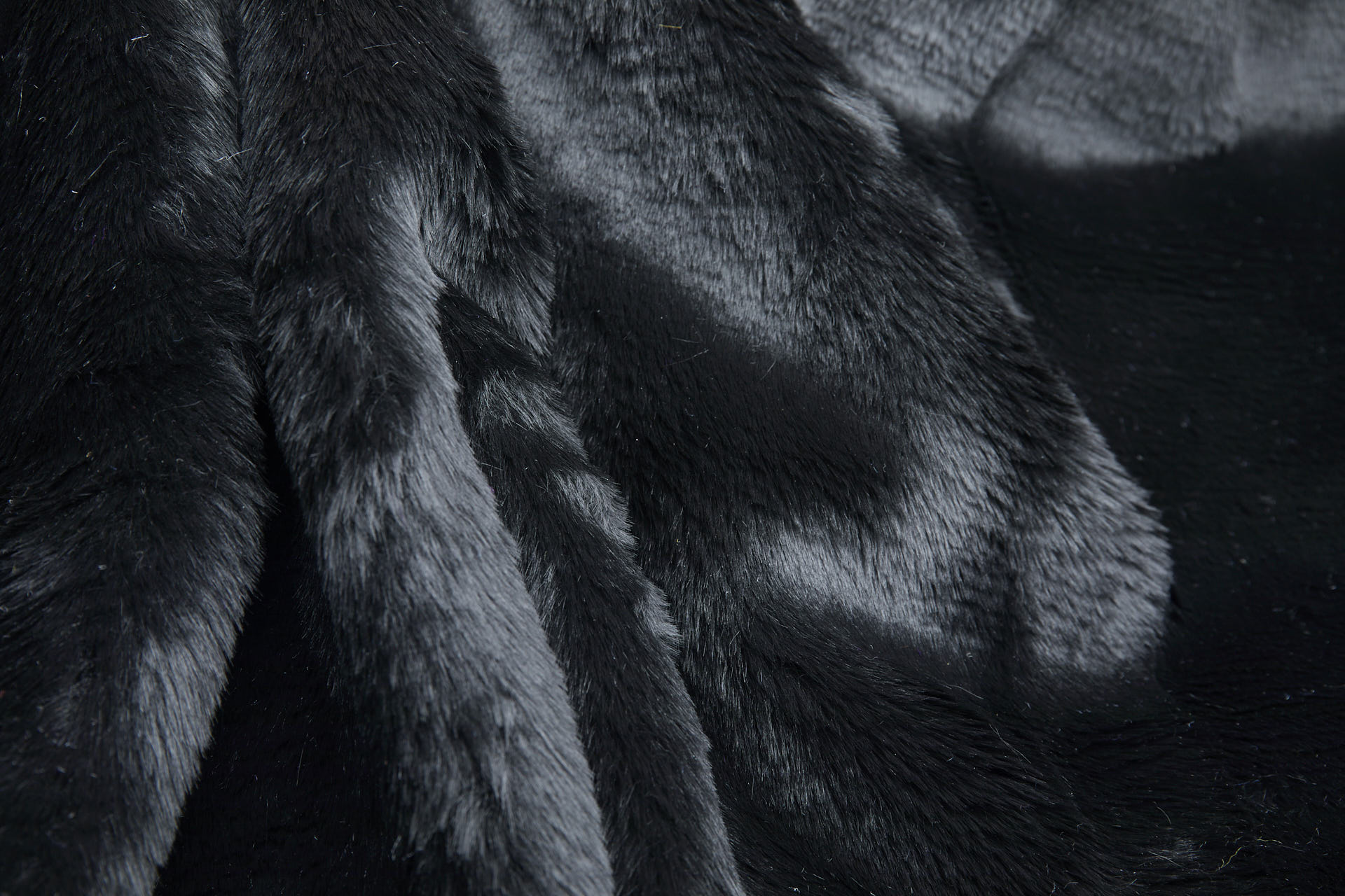 Faux Fur - Short / Medium Pile Black fabric, image 9 of 11