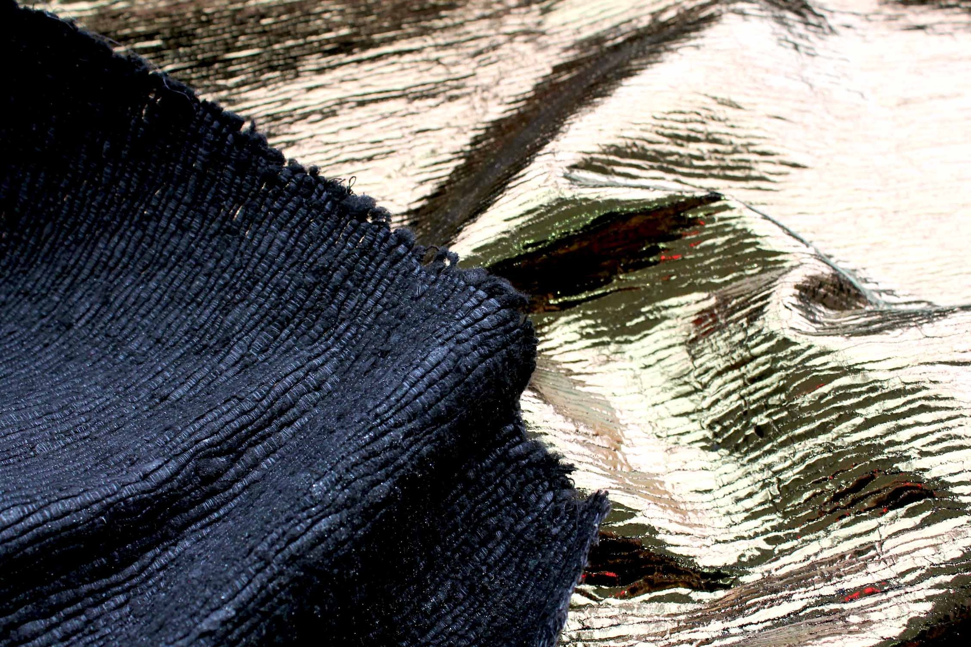 Gold Foiled Chunky "Treebark" Silk Weave - Gold / Black fabric