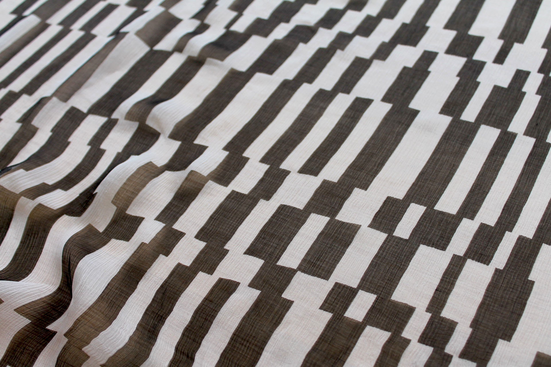 Graphic Black and White Printed Crinkle Silk Chiffon fabric, image 4 of 6