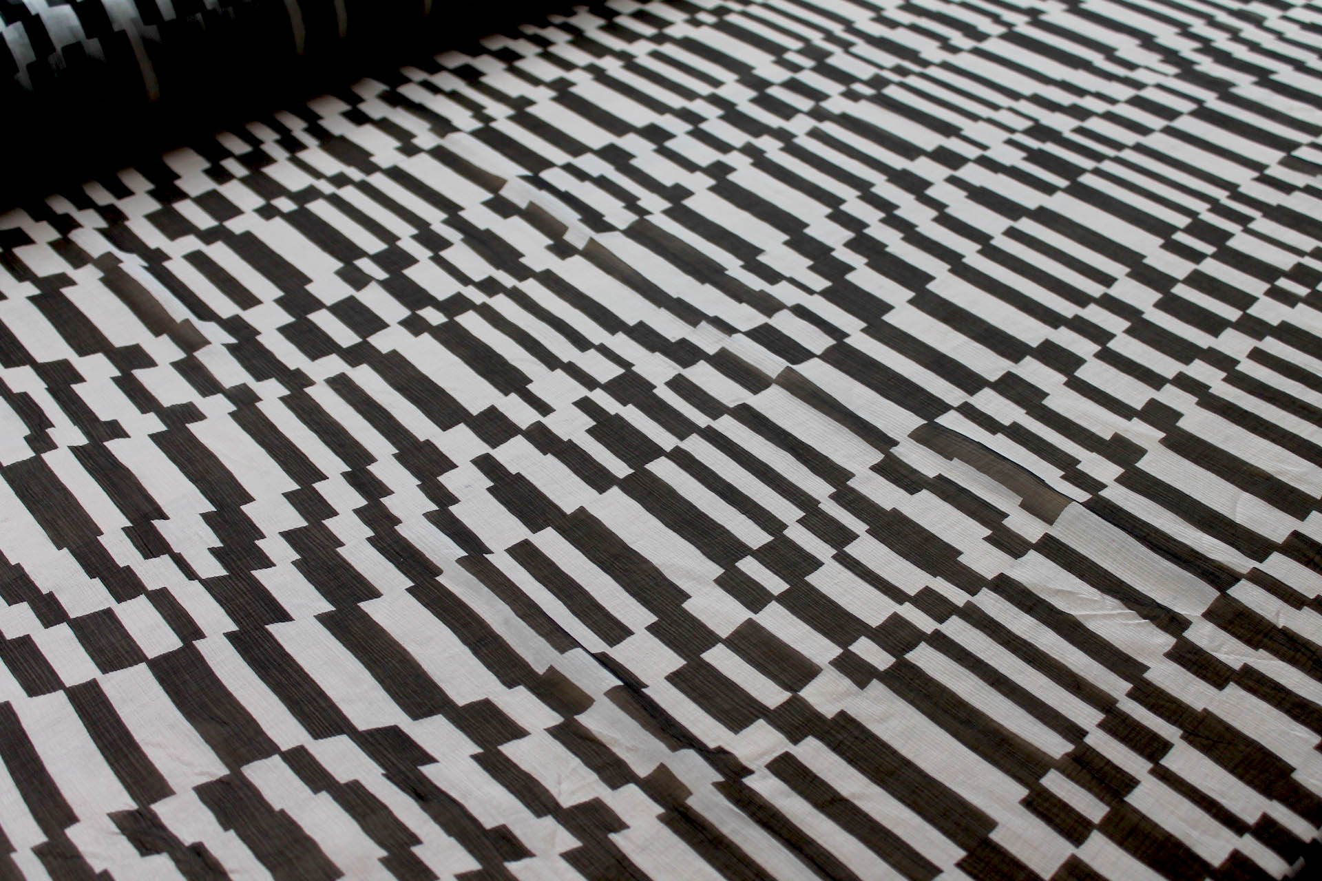 Graphic Black and White Printed Crinkle Silk Chiffon fabric, image 5 of 6