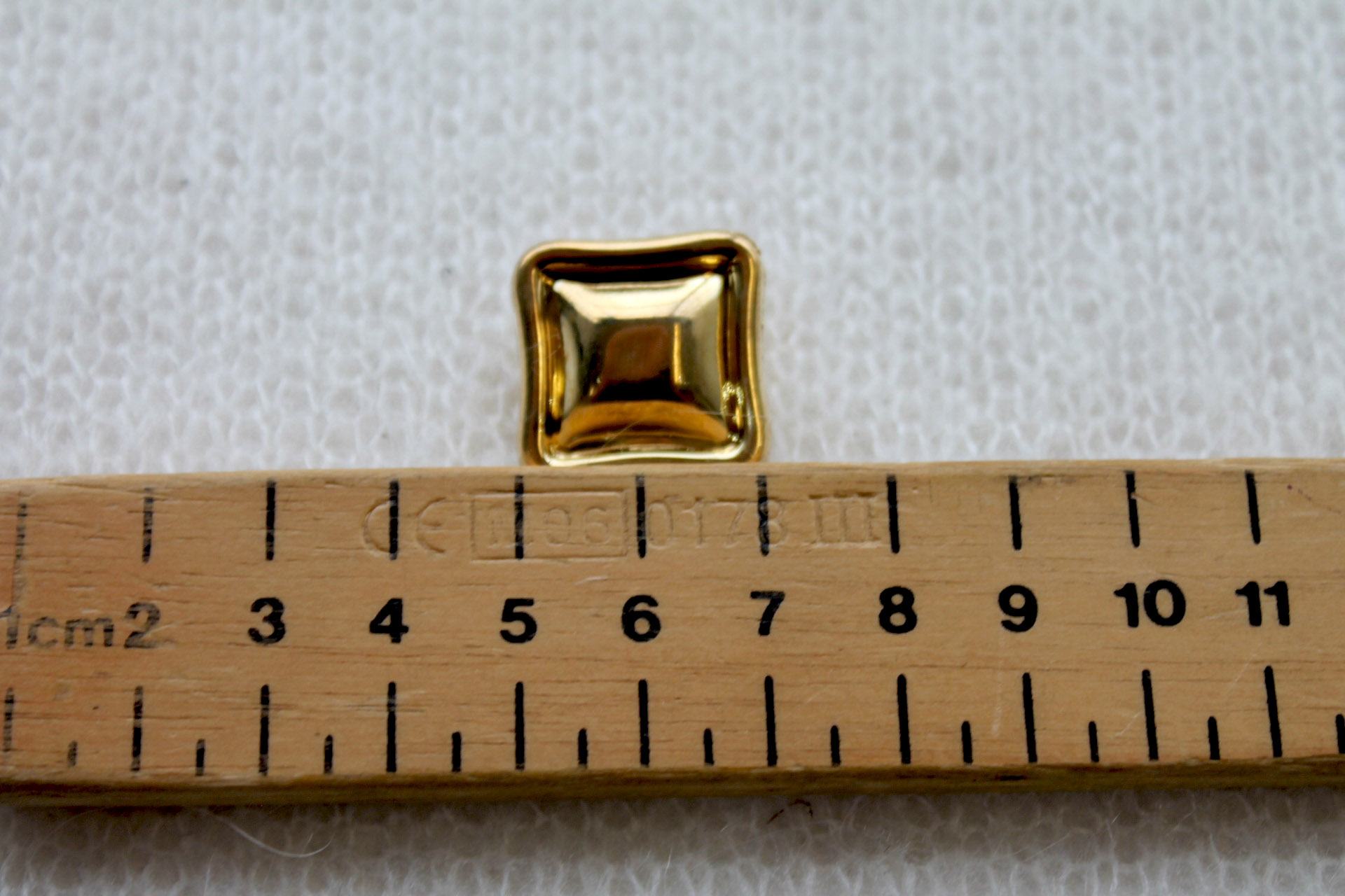 Square Gold Plastic Shank Button - 2.8cm, image 3 of 3