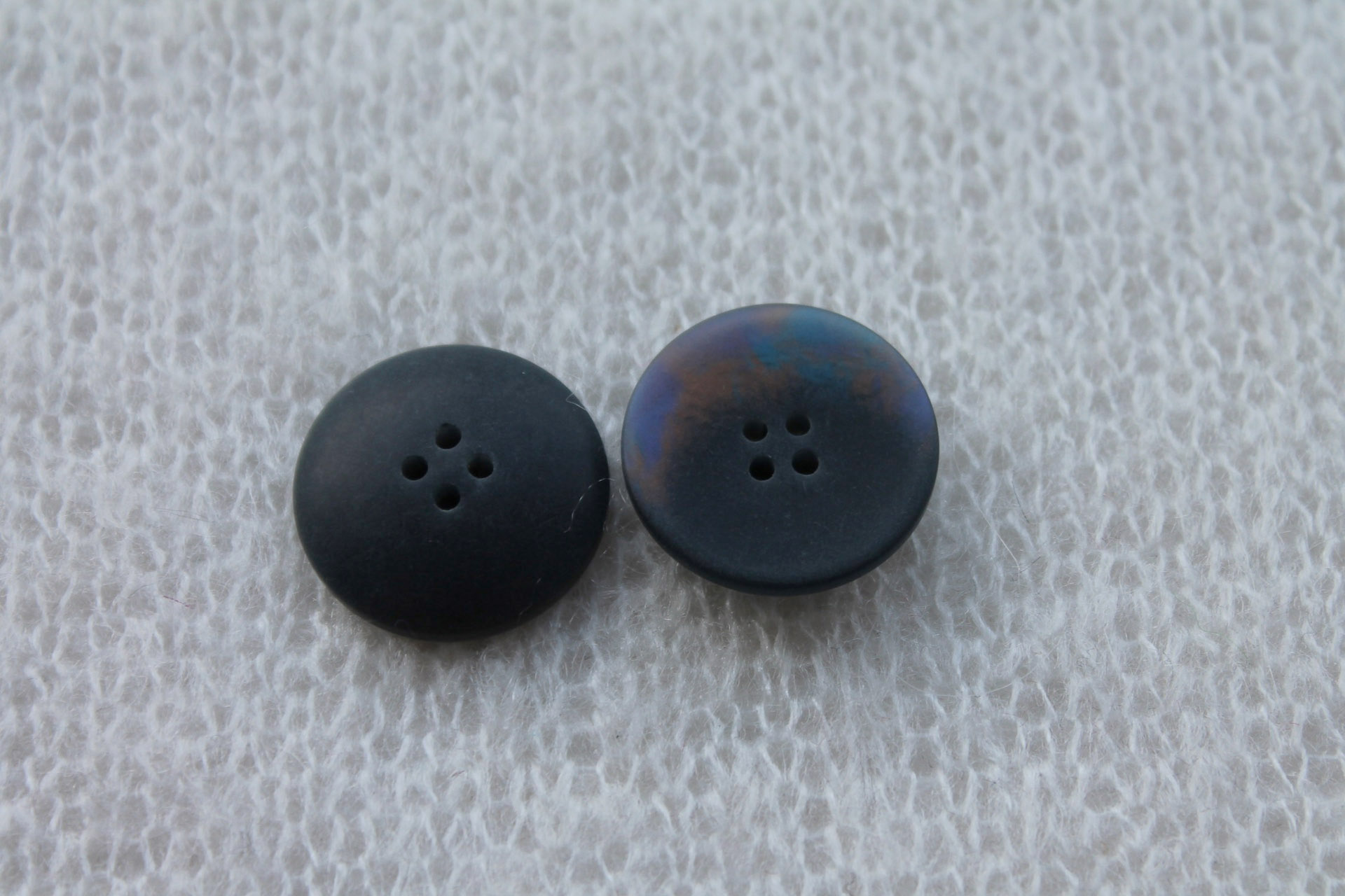 Inky Blue Iridescent Button - 2.2cm, image 2 of 4