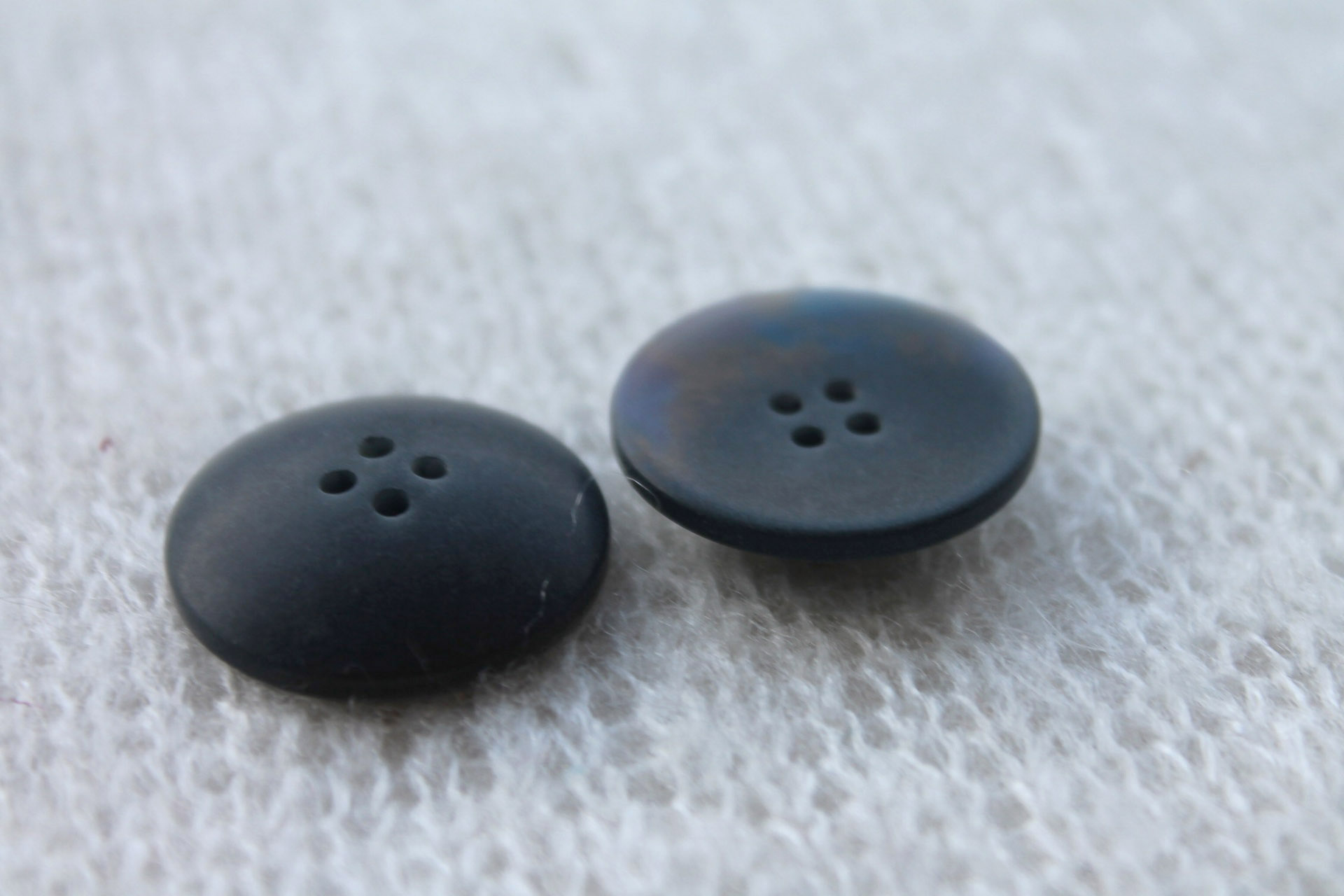 Inky Blue Iridescent Button - 2.2cm, image 3 of 4