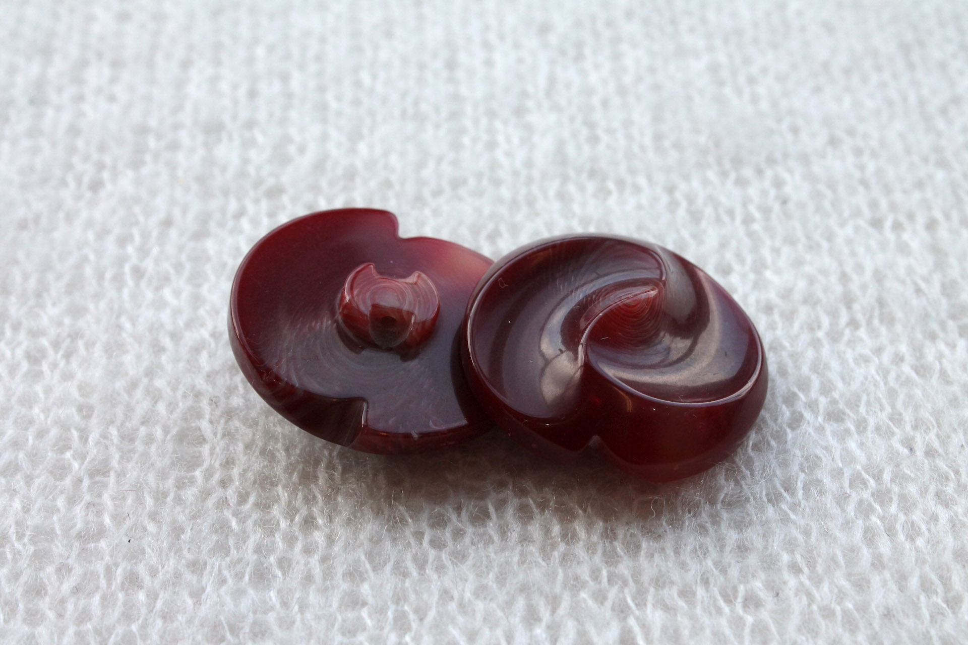 Wine Red Marbled Resin Button - 3cm, image 3 of 4