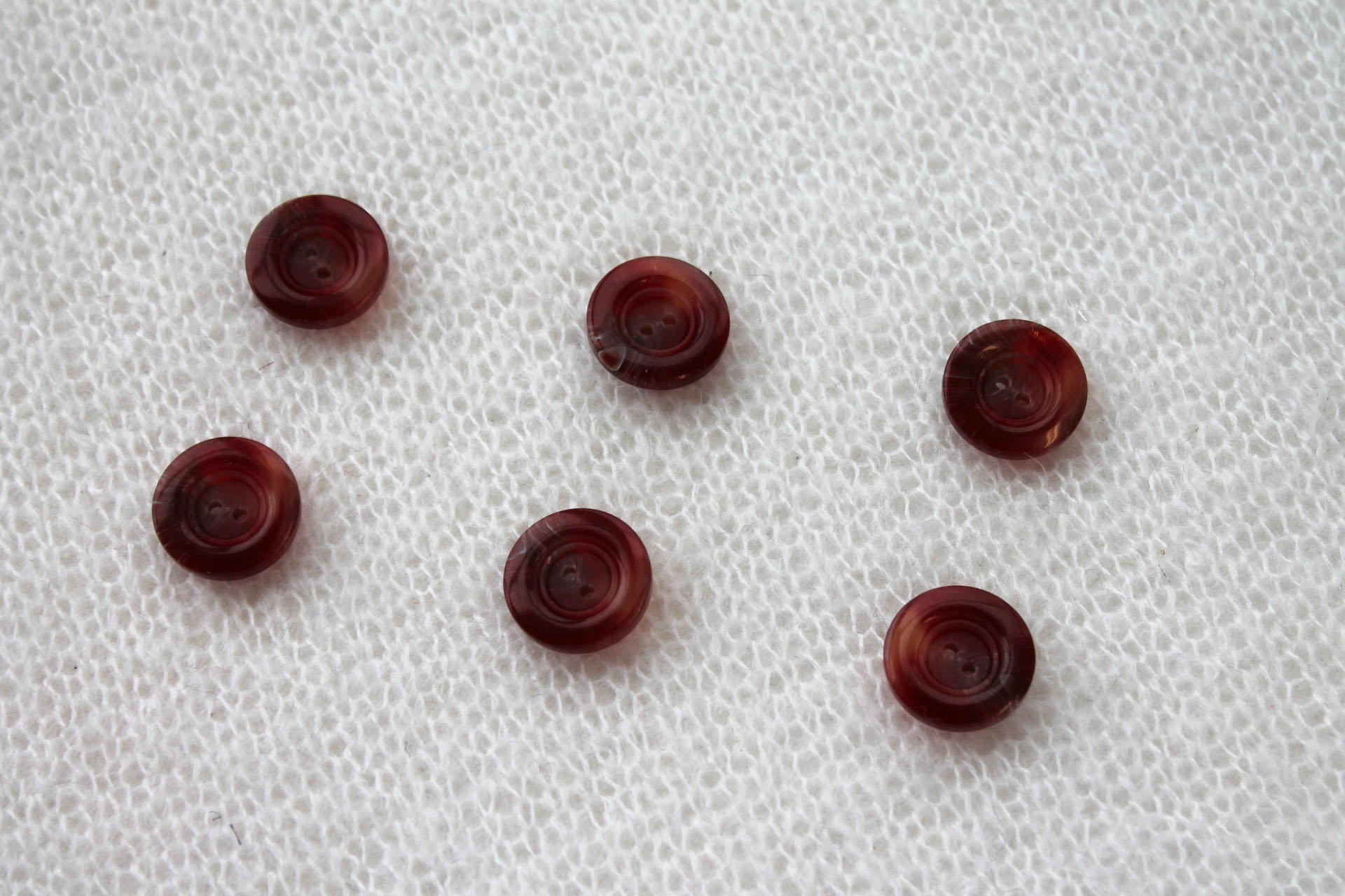 Marbled Wine Red Nylon Button - 1.7cm