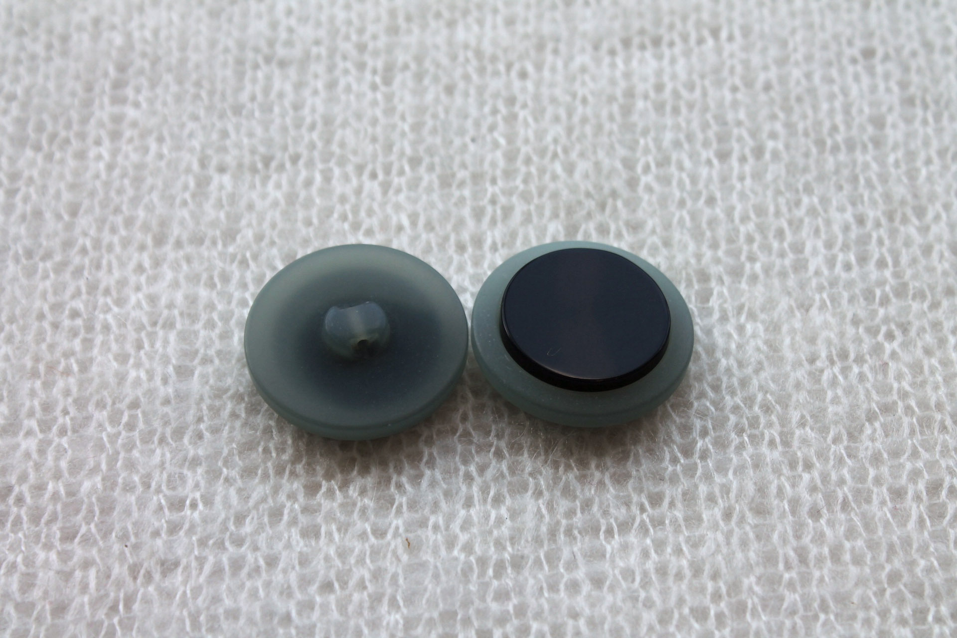 Black and Grey Round Resin Button - 3cm, image 3 of 5
