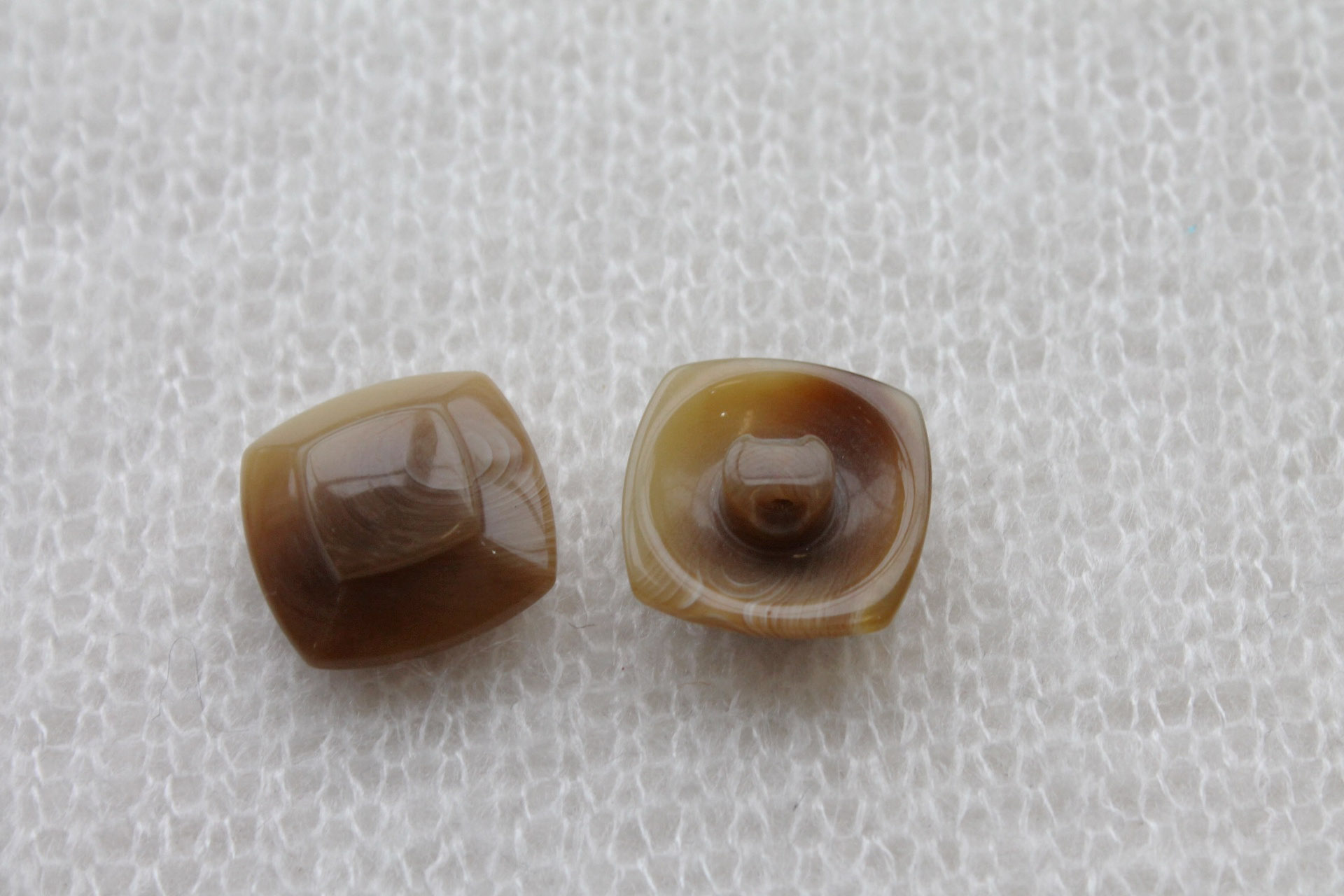 Set of 4 Tan / Brown Marbled Resin Button - 2.2cm, image 3 of 4