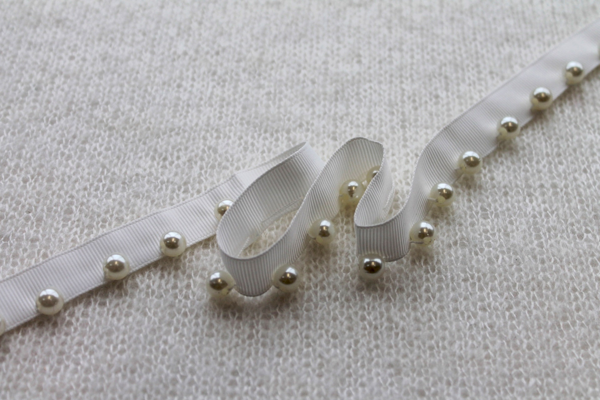 Ivory Grosgrain Ribbon with Creamy Ivory pearls trim, image 2 of 4