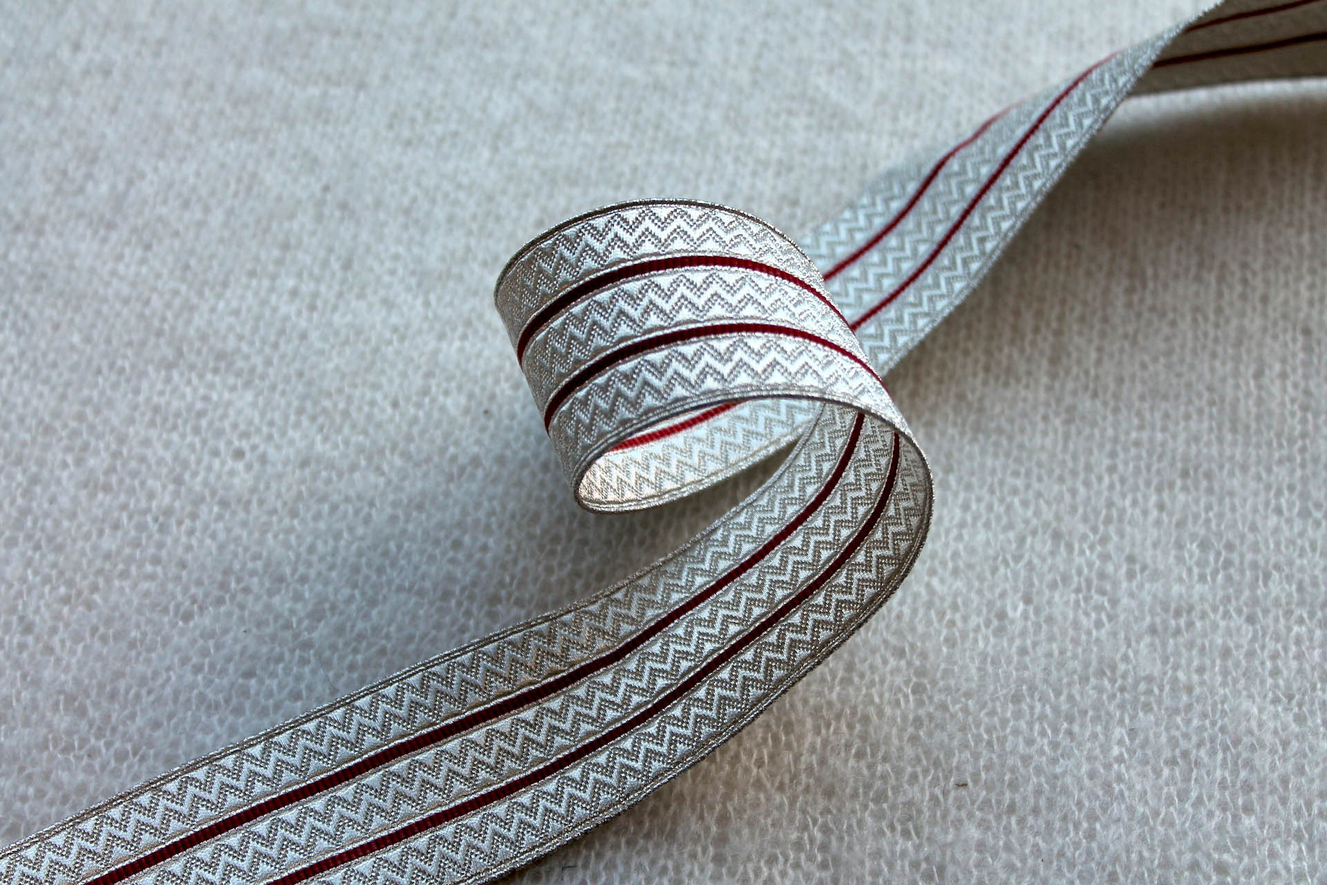 Silver Zig-Zag "Guards Lace" Braid with Red Stripes - Large trim, image 2 of 4