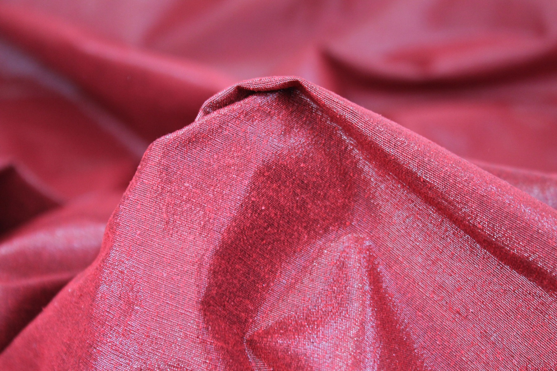 Metallic Silk Noil - Red shot Black fabric, image 4 of 7