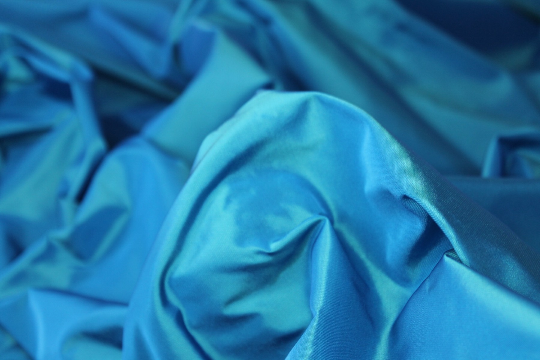 Acetate Taffeta - Blue shot Aqua fabric, image 3 of 6