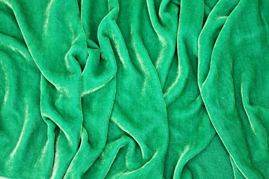 Silk Velvet - Emerald fabric, image 5 of 5