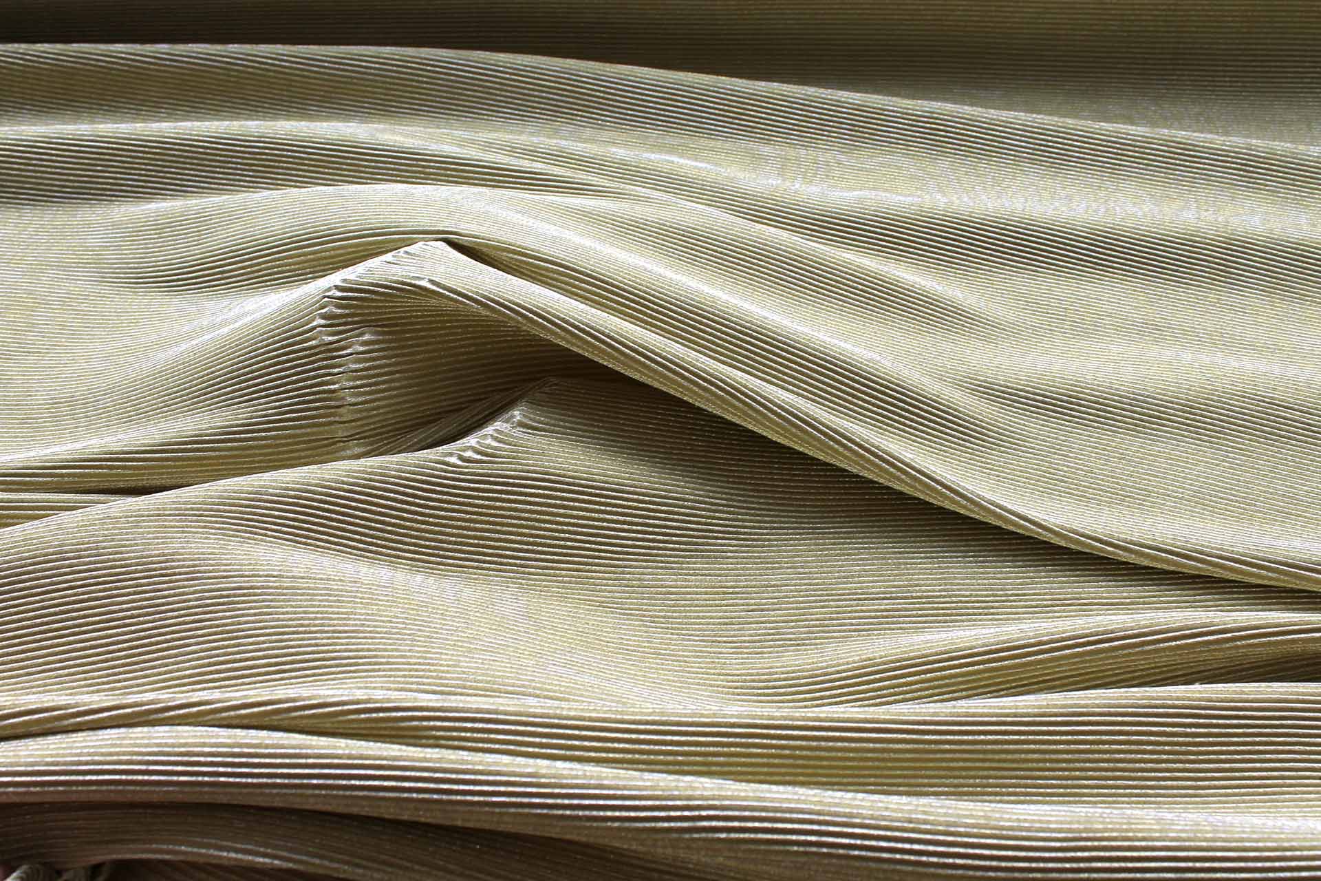 Pleated Lurex Lamé - Gold fabric, image 2 of 7