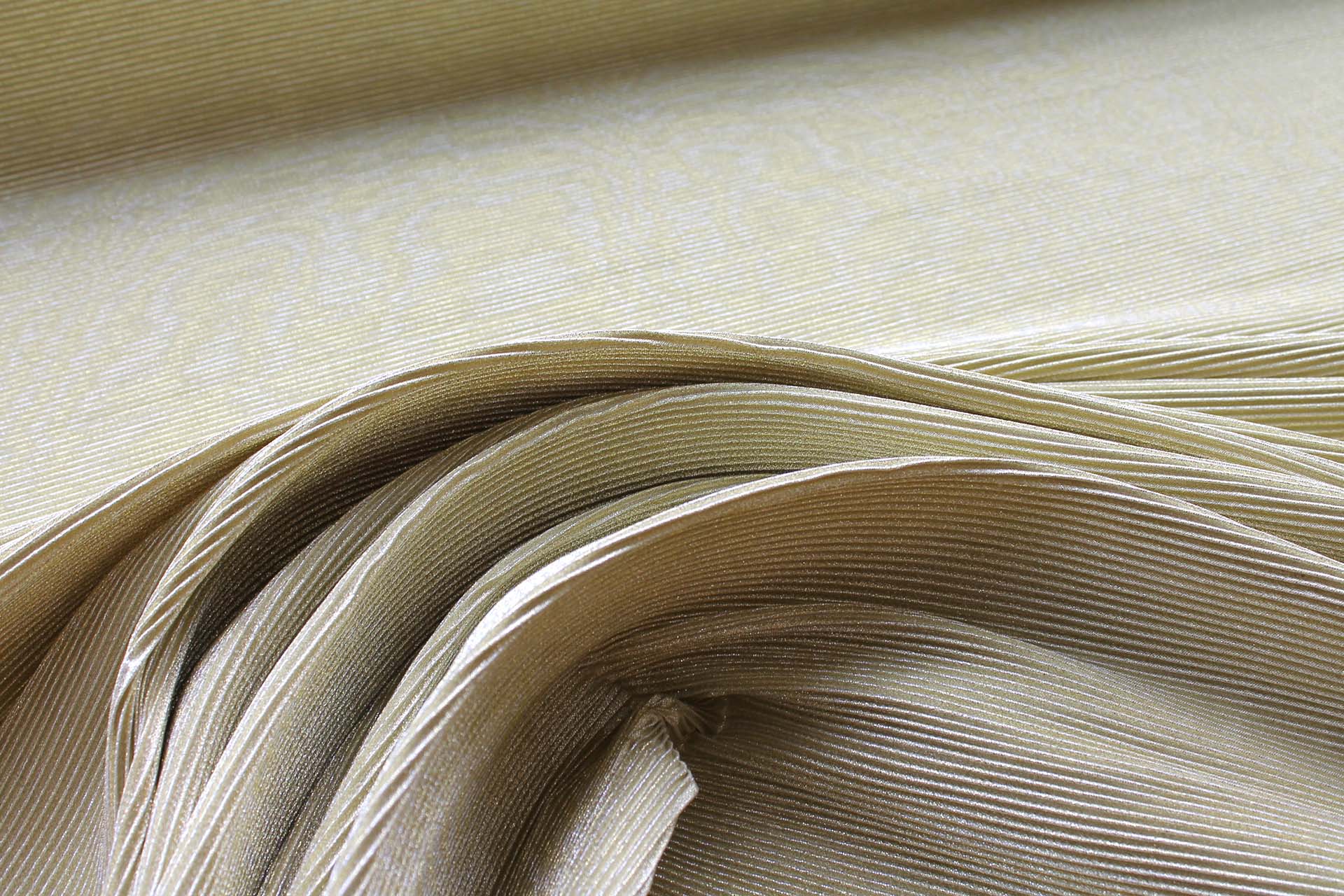 Pleated Lurex Lamé - Gold fabric, image 3 of 7