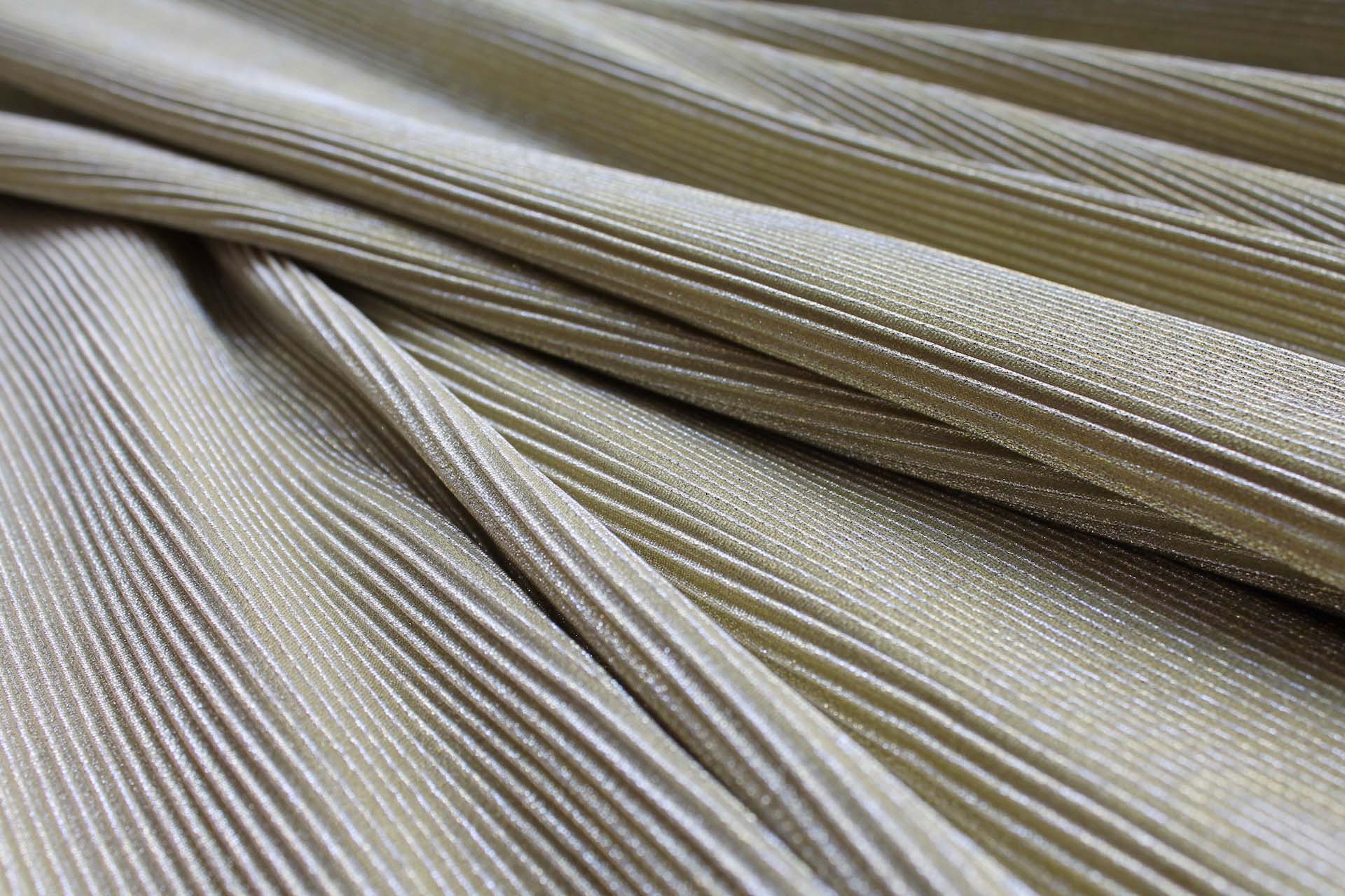 Pleated Lurex Lamé - Gold fabric, image 7 of 7