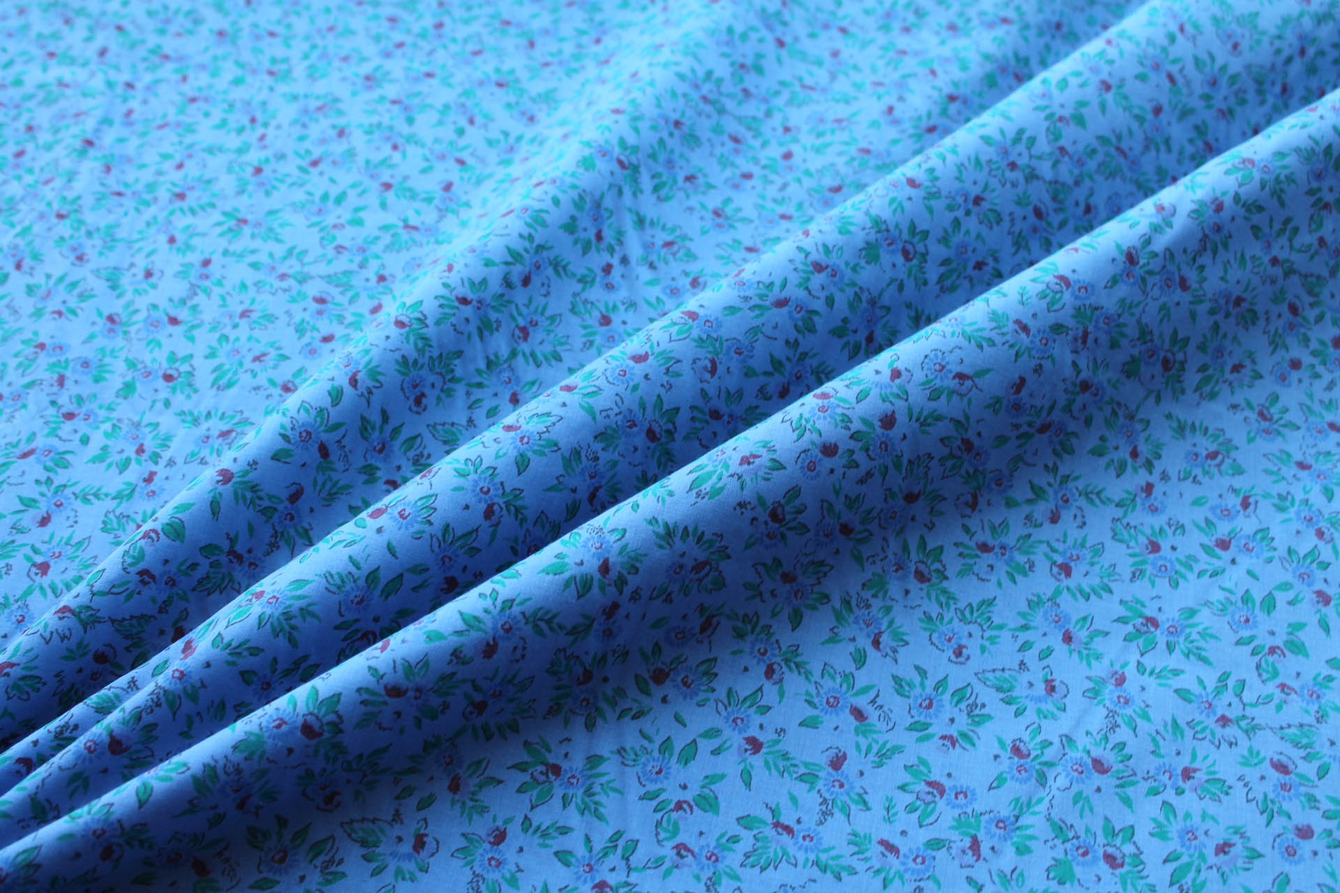 Vintage Printed Cotton - Green, Red and Blue on Mid Blue fabric, image 3 of 5
