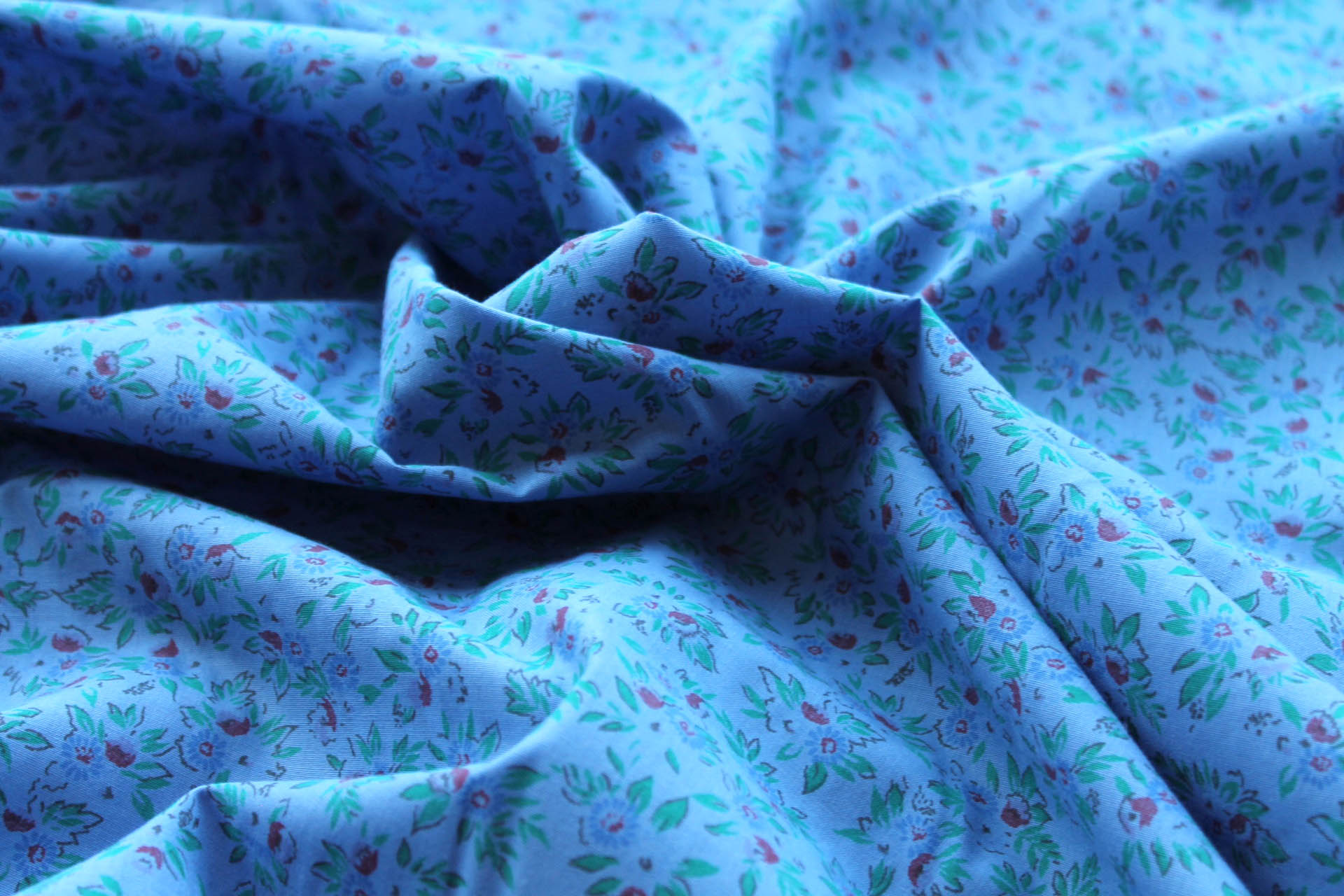 Vintage Printed Cotton - Green, Red and Blue on Mid Blue fabric, image 4 of 5