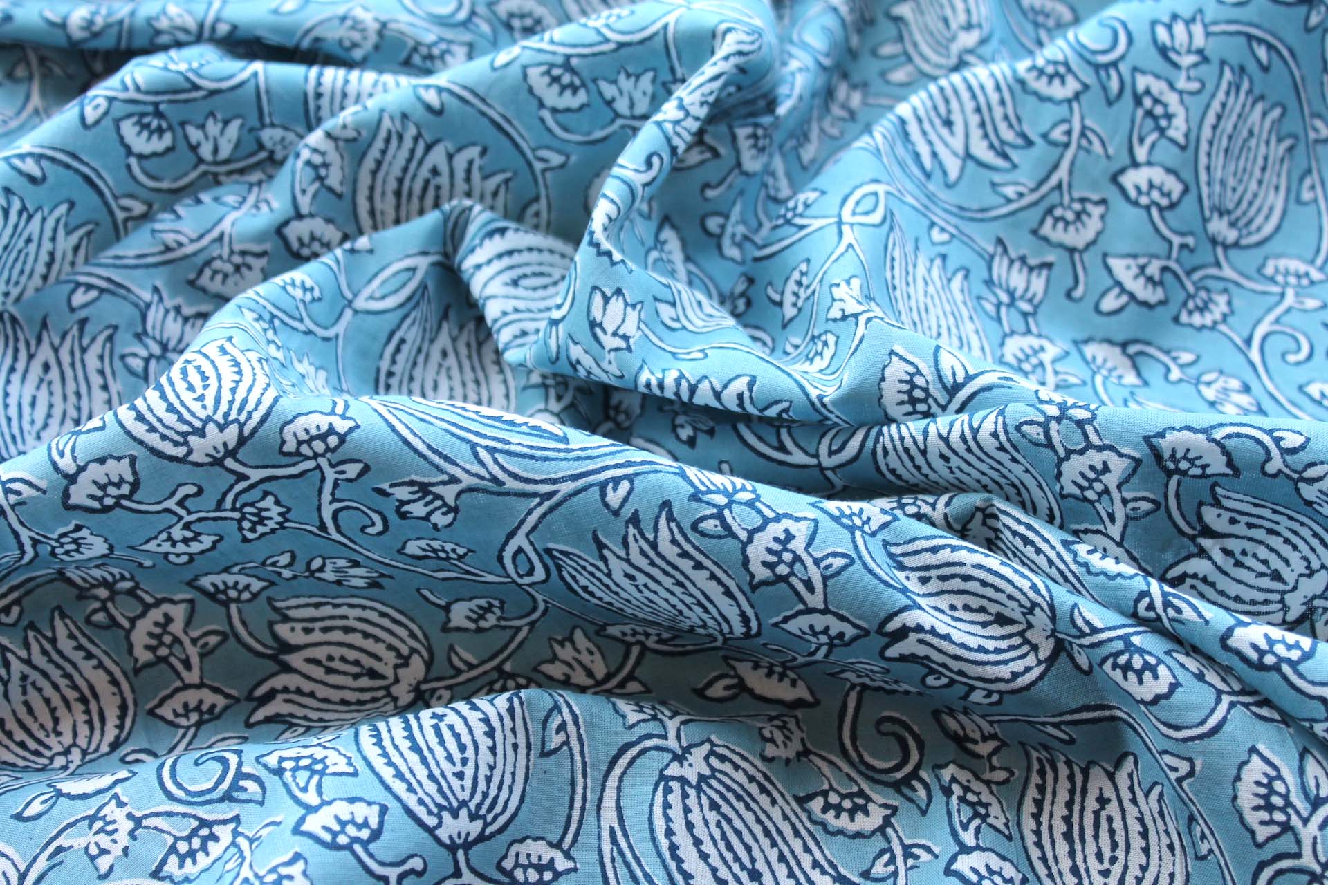 Printed Cotton Lawn - White and Navy Floral on Ocean Blue fabric, image 4 of 5