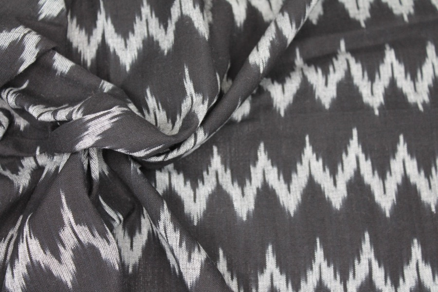 Light Weight Cotton Ikat - Black and White - 0.45-0.5m Piece fabric, image 2 of 6