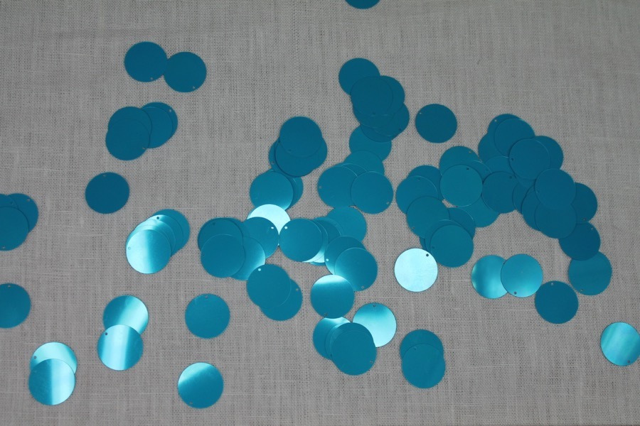 Turquoise Blue Large Round Sequin - Bag of 31g trim, image 3 of 6