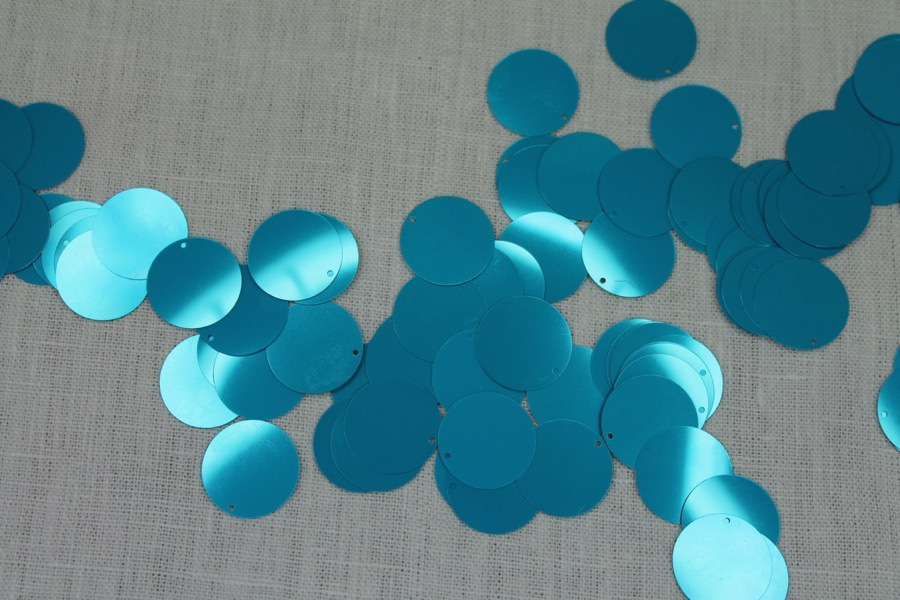 Turquoise Blue Large Round Sequin - Bag of 31g trim, image 4 of 6