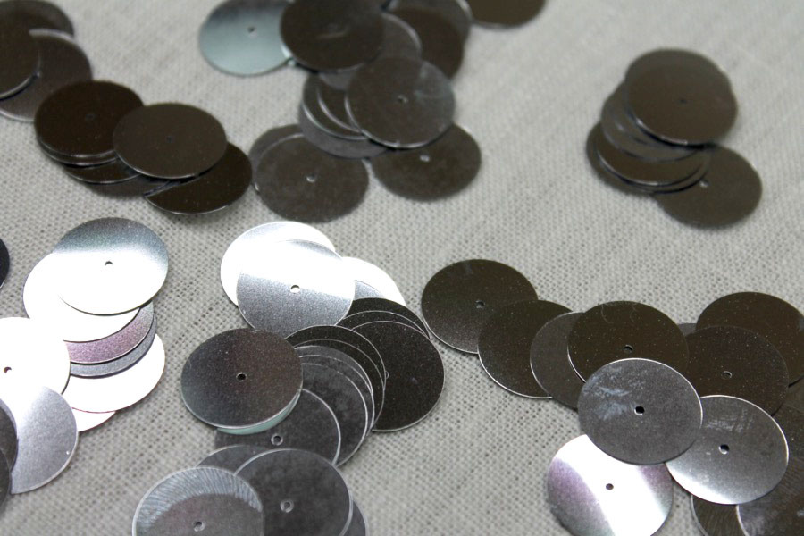 Silver Medium Round Sequin - Bag of 30g trim
