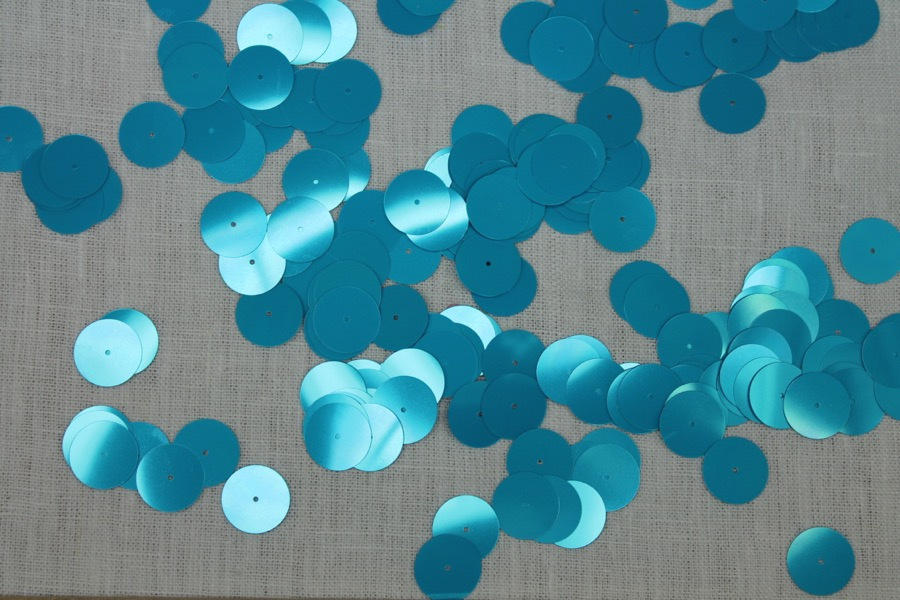 Turquoise Blue Medium Round Sequin - Bag of 30g trim, image 4 of 5