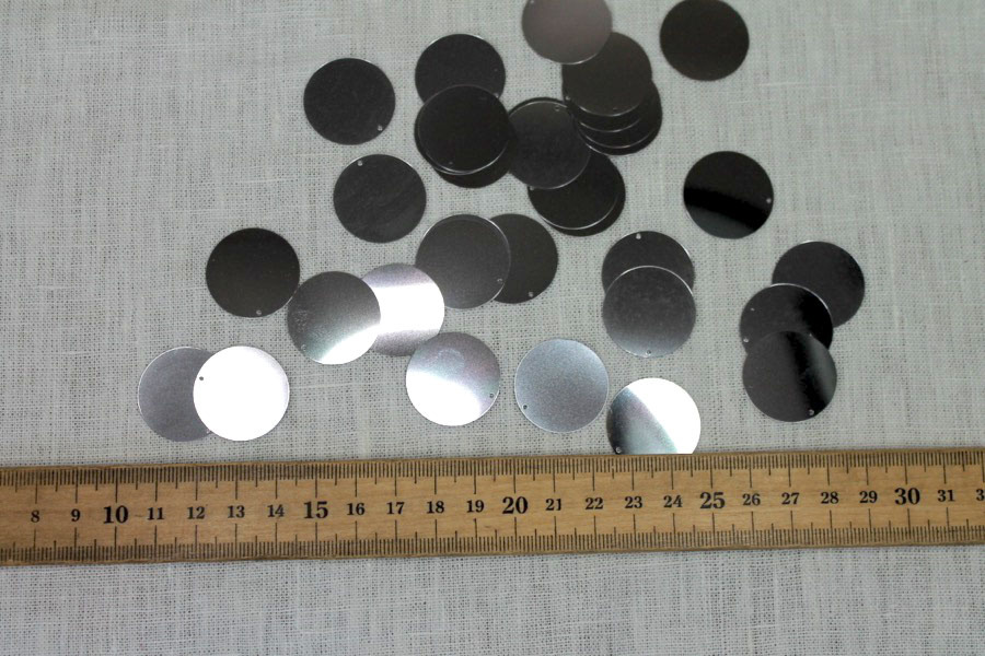 Silver Large Round Sequin - Bag of 30g trim, image 3 of 4