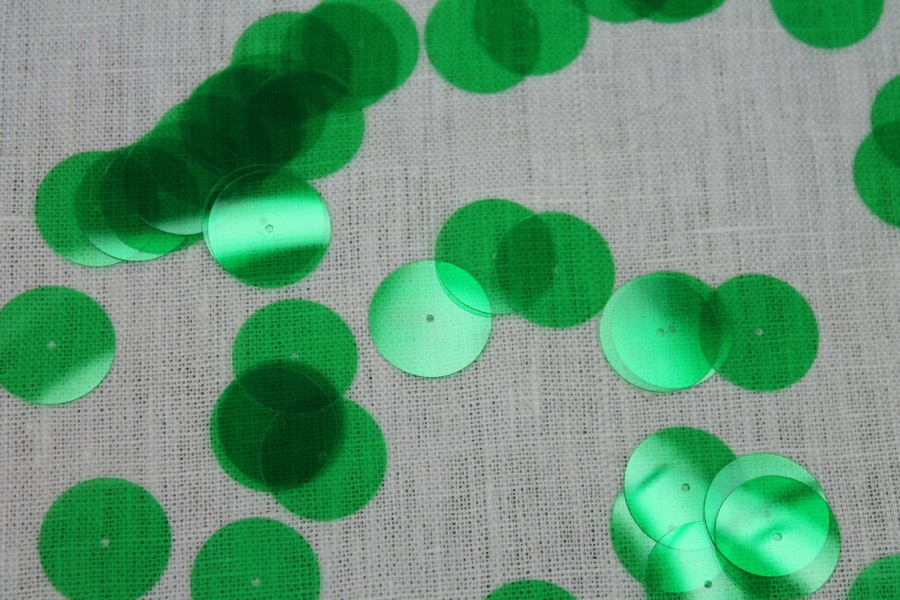 Transparent Green Large Round Sequin - Bag of 30g trim, image 4 of 5