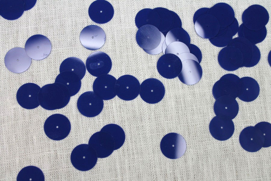 Dark Blue Medium Round Sequin - Bag of 30g trim, image 4 of 4