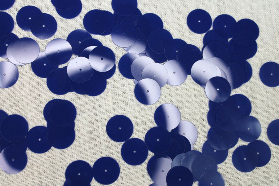 Dark Blue Medium Round Sequin - Bag of 30g trim, image 3 of 4