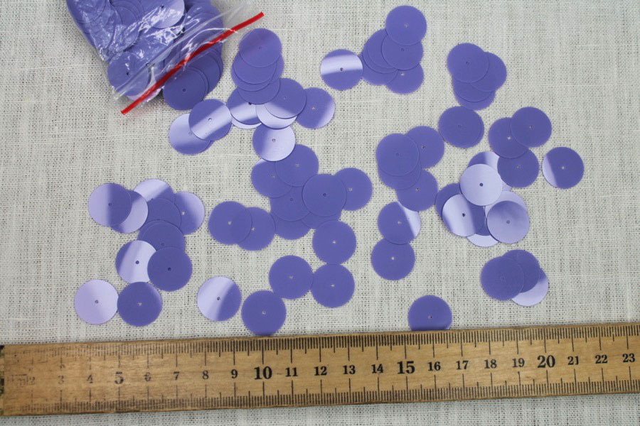 Lilac Medium Round Sequin - Bag of 30g trim, image 2 of 3