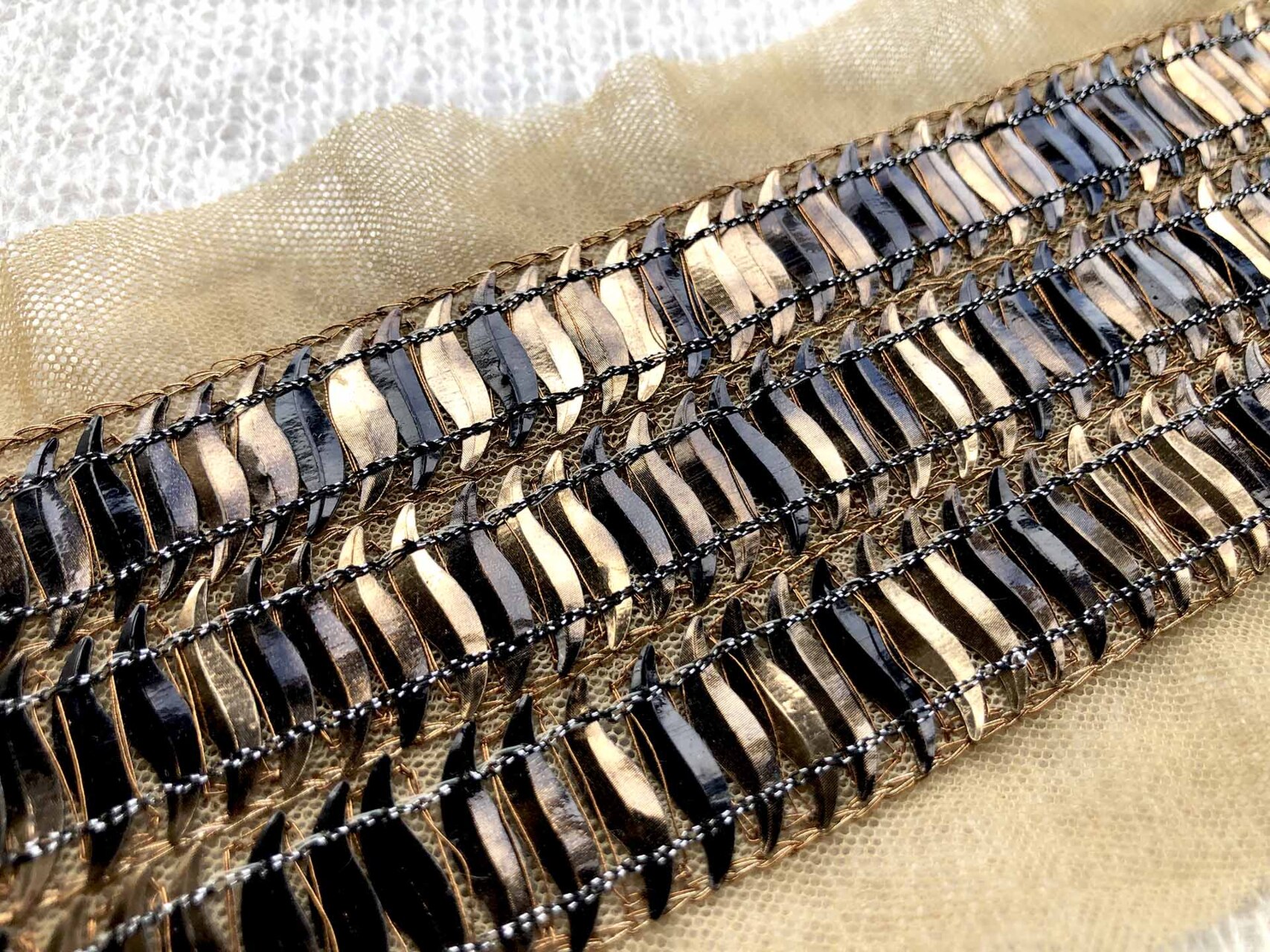 S-Shaped Sequin Trim - Triple Antique Gold, image 2 of 4
