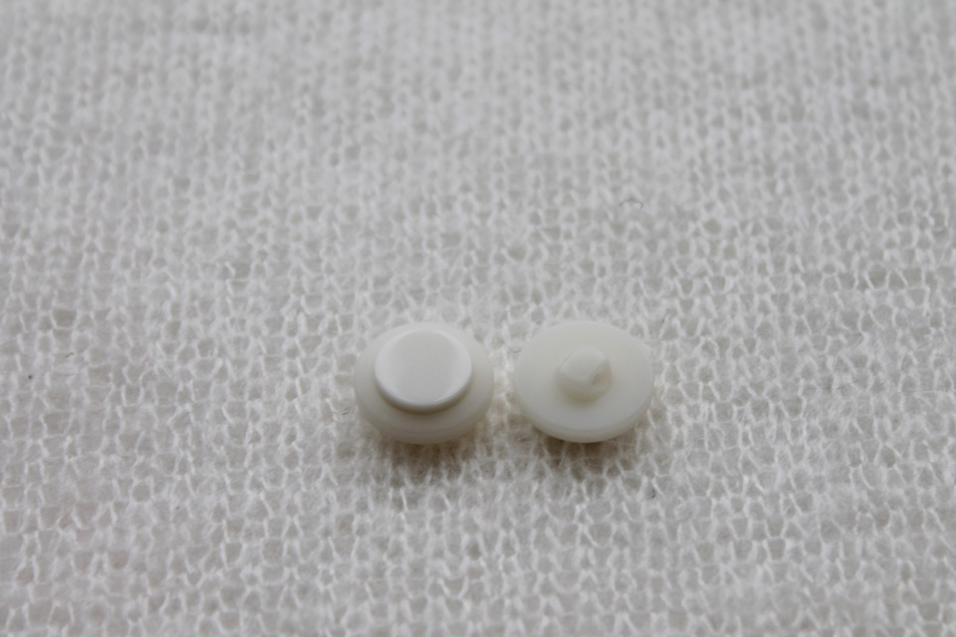 Ivory Round Resin Button - 1.5cm, image 2 of 4