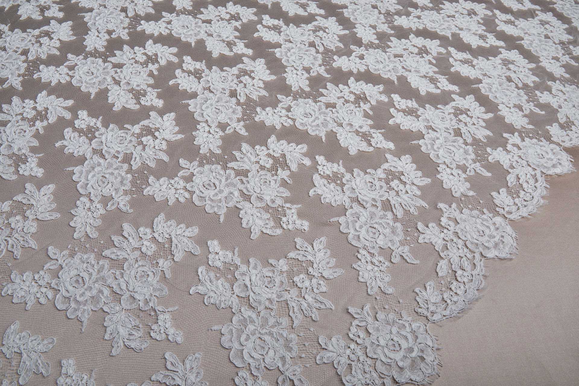 Corded Floral Lace - Ivory - Double Scallop fabric