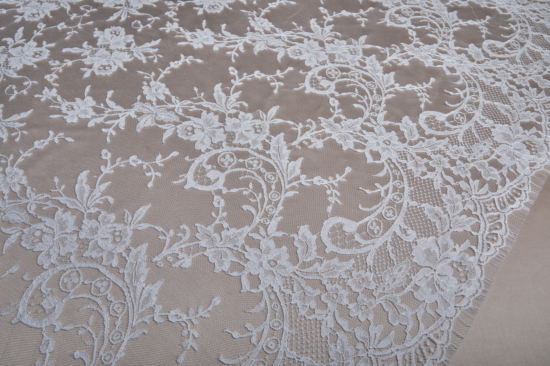 Scroll Border Leavers Lace - White Double Scallop fabric