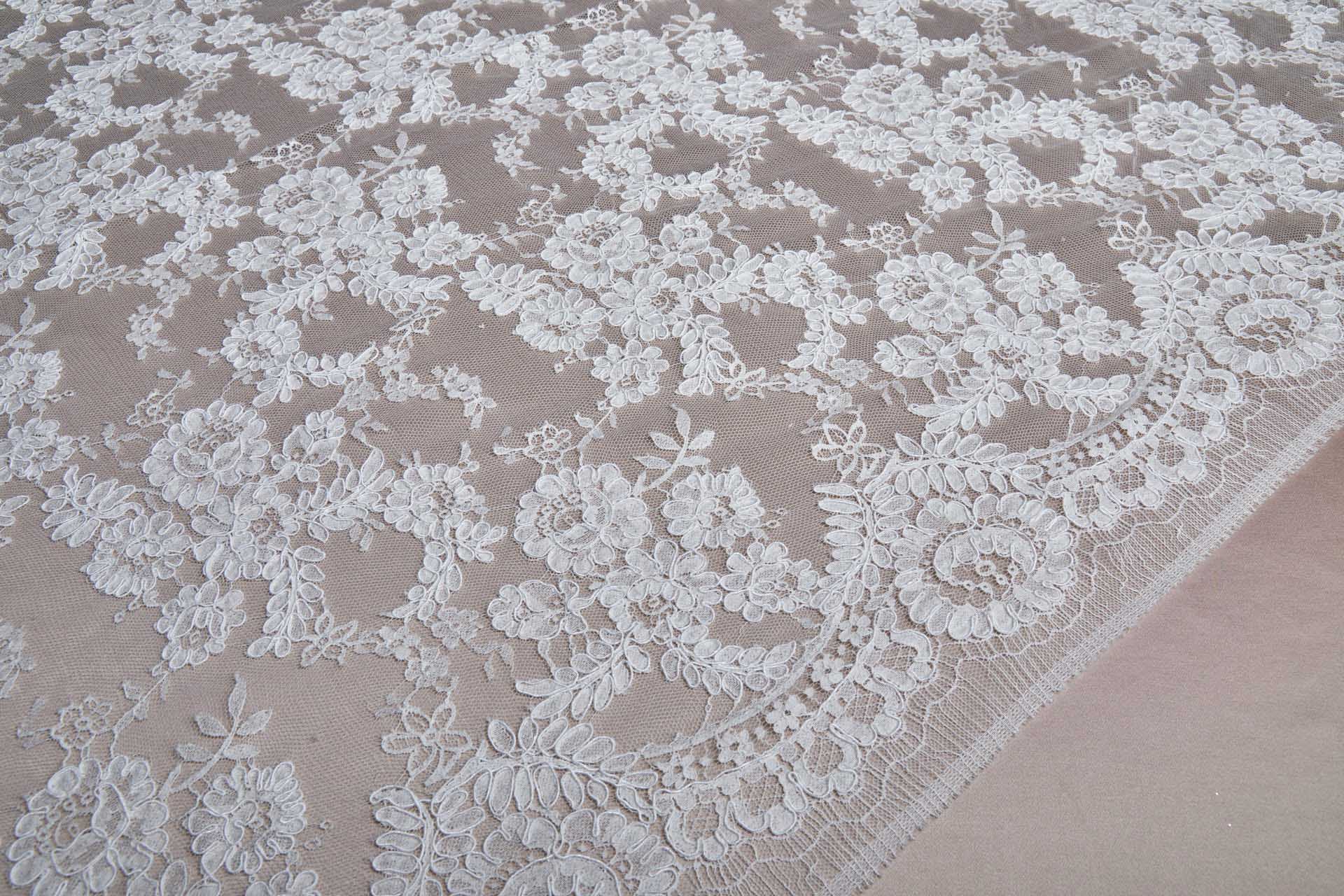 French Corded Leavers Lace with Posies and Leaves - Ivory fabric, image 5 of 9