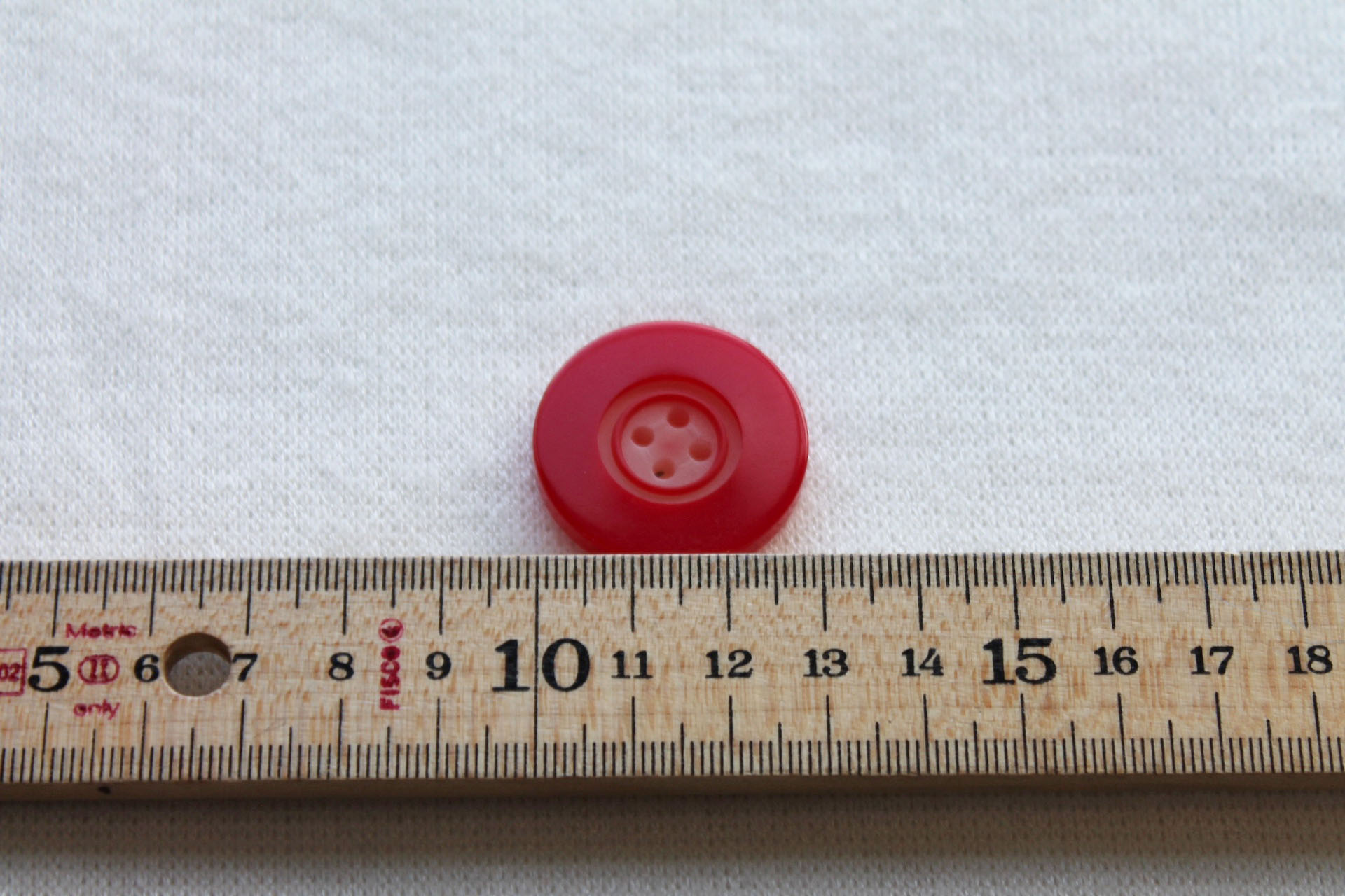 Red Resin Button - 3cm, image 3 of 3