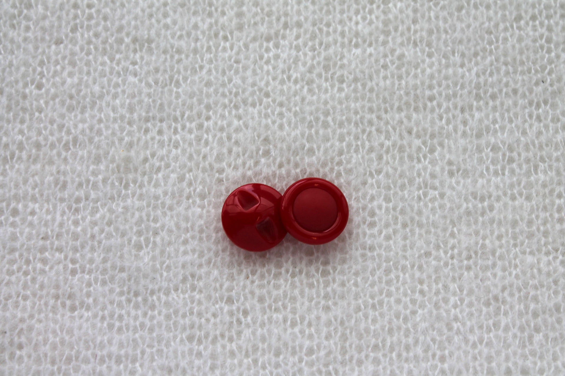 Round Red Ridge Button - 1.6cm, image 3 of 4