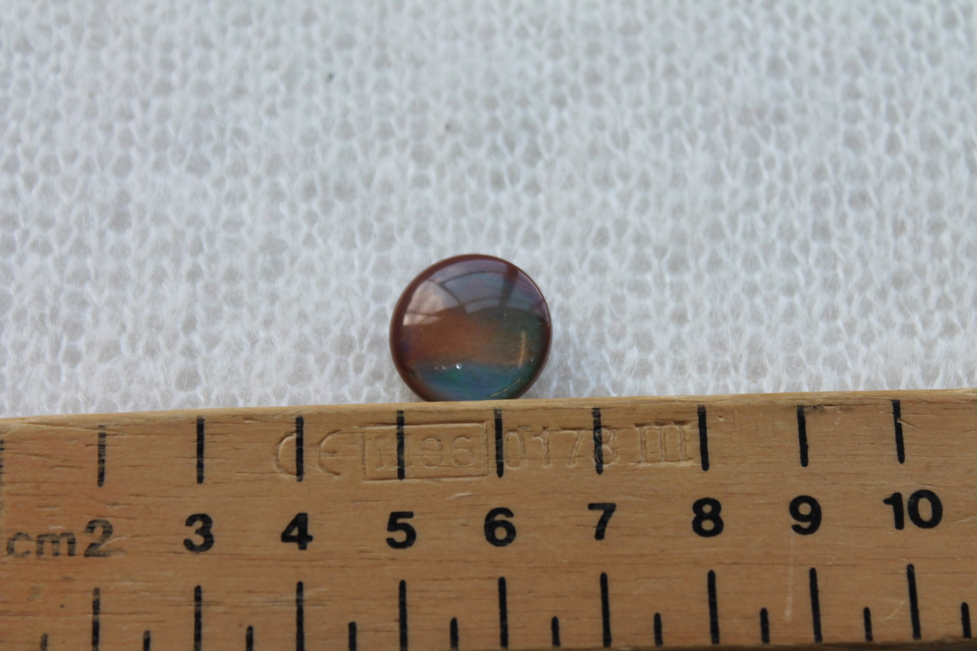Round Resin Cat Eye Button - Reddish Brown - 1.7cm, image 3 of 3