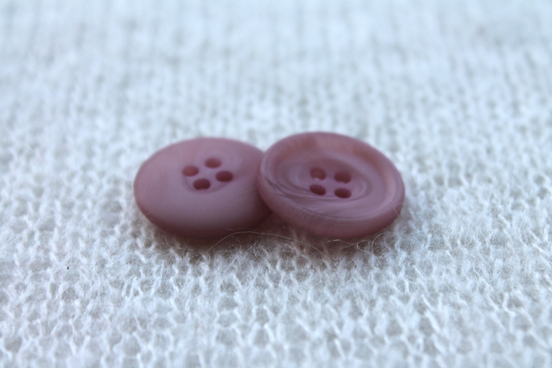 Round Dusty Rose "Faux Horn" Button - 1.9cm, image 3 of 4