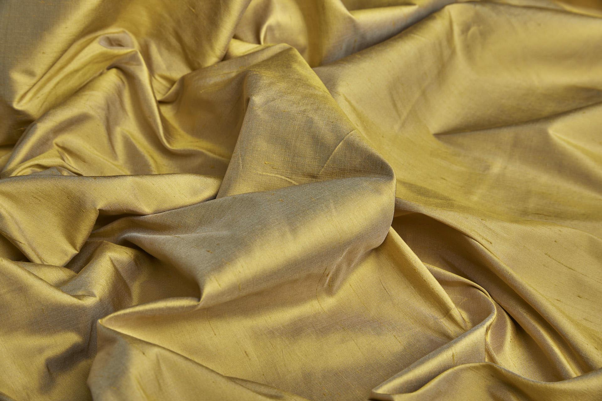 Silk Dupion - Golden shot Ivory fabric, image 3 of 6
