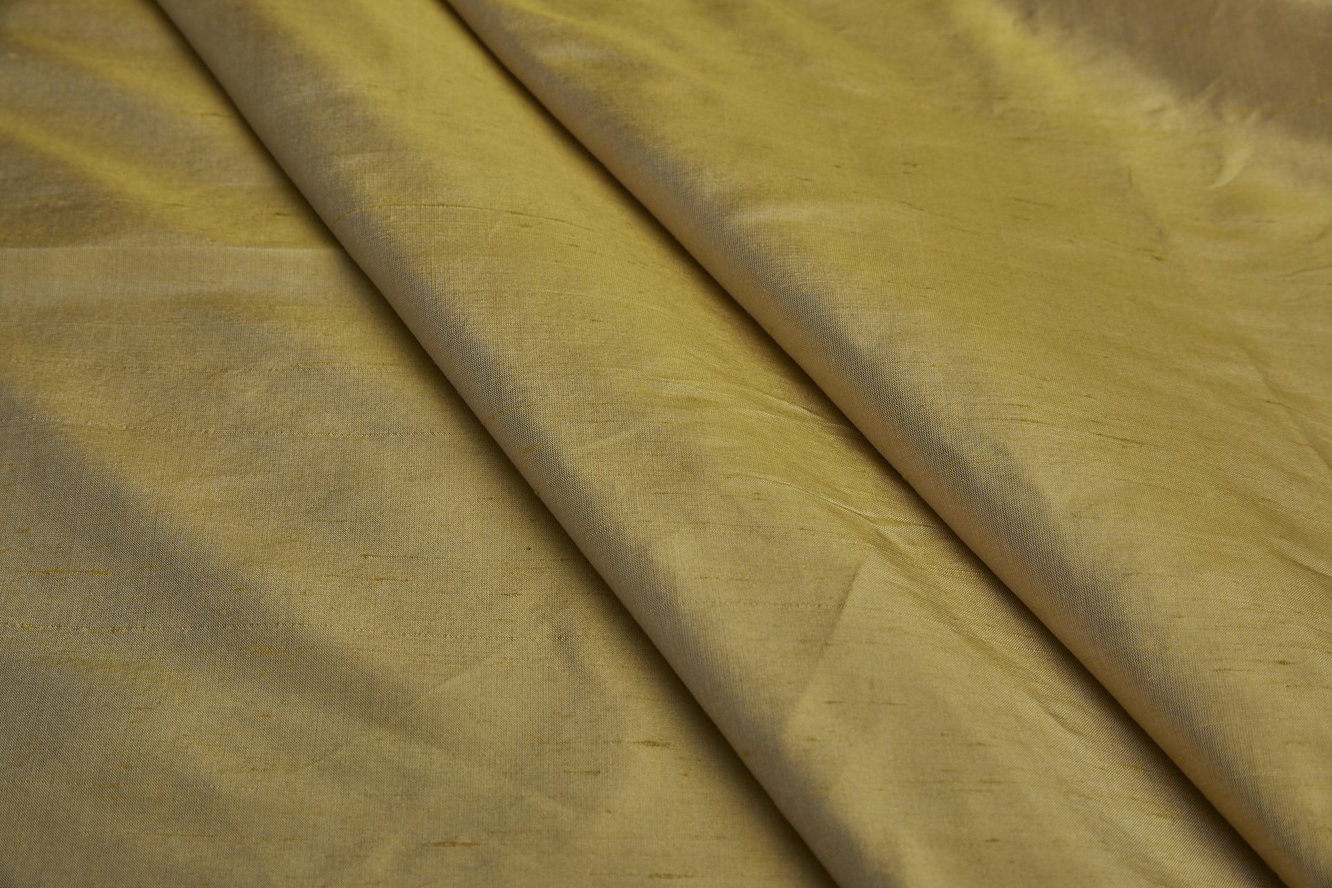 Silk Dupion - Golden shot Ivory fabric, image 4 of 6